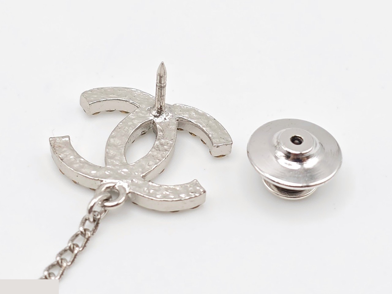 brooch — view 7