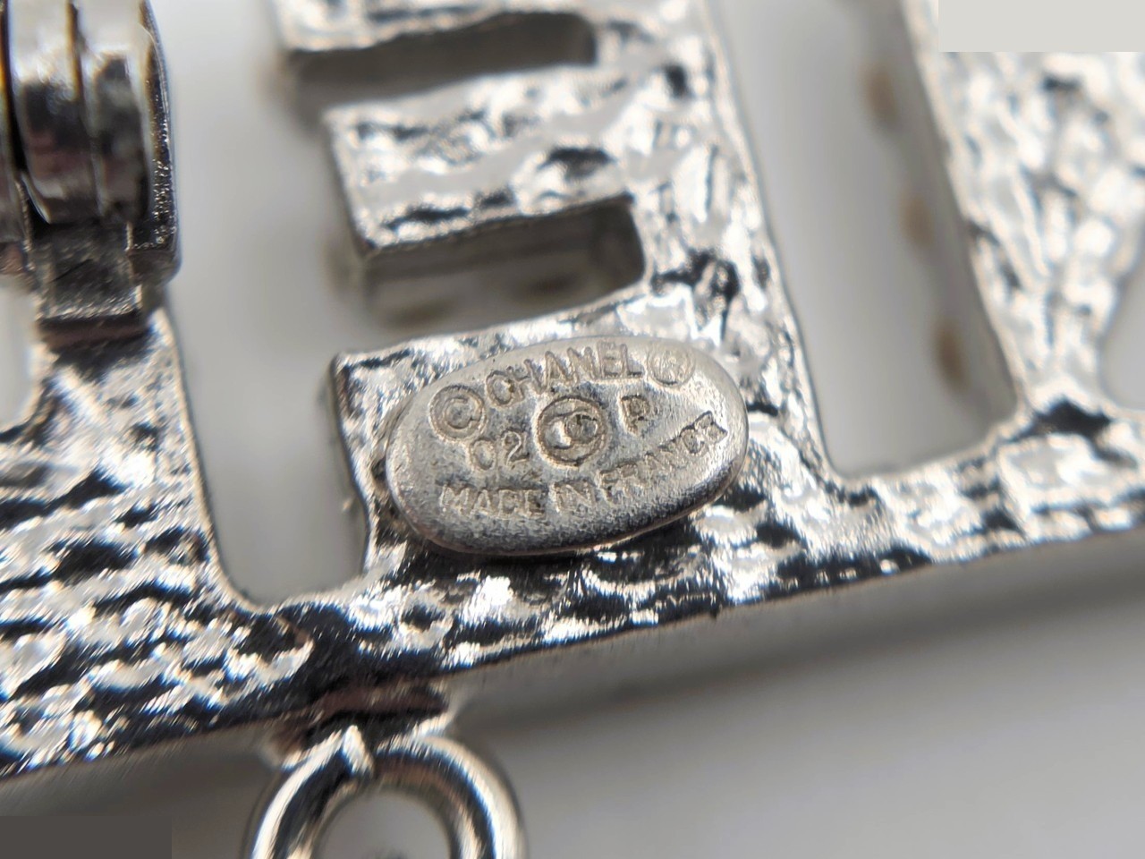 brooch — view 8