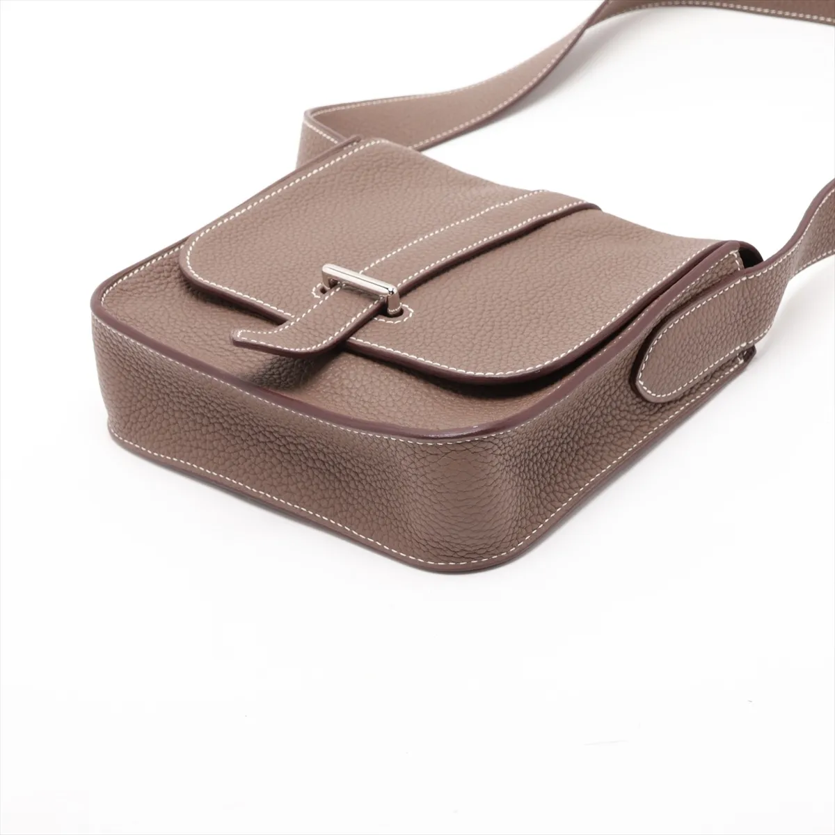Hermès Pochette Steve, Taurillon Clemence leather, Etoupe, silver hardware, O: 2011 — view 3