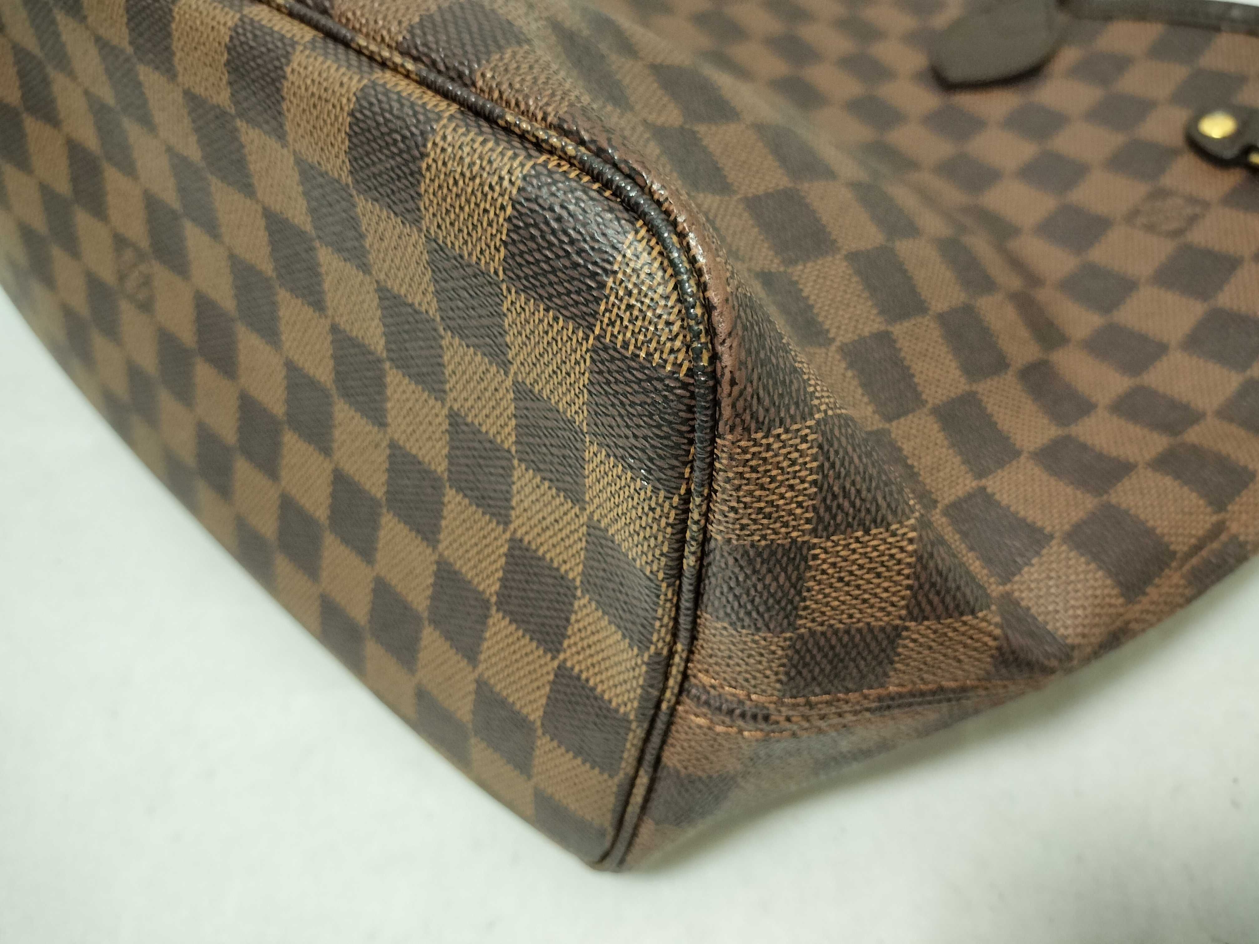 Damier Neverfull MM Tote Bag — view 6