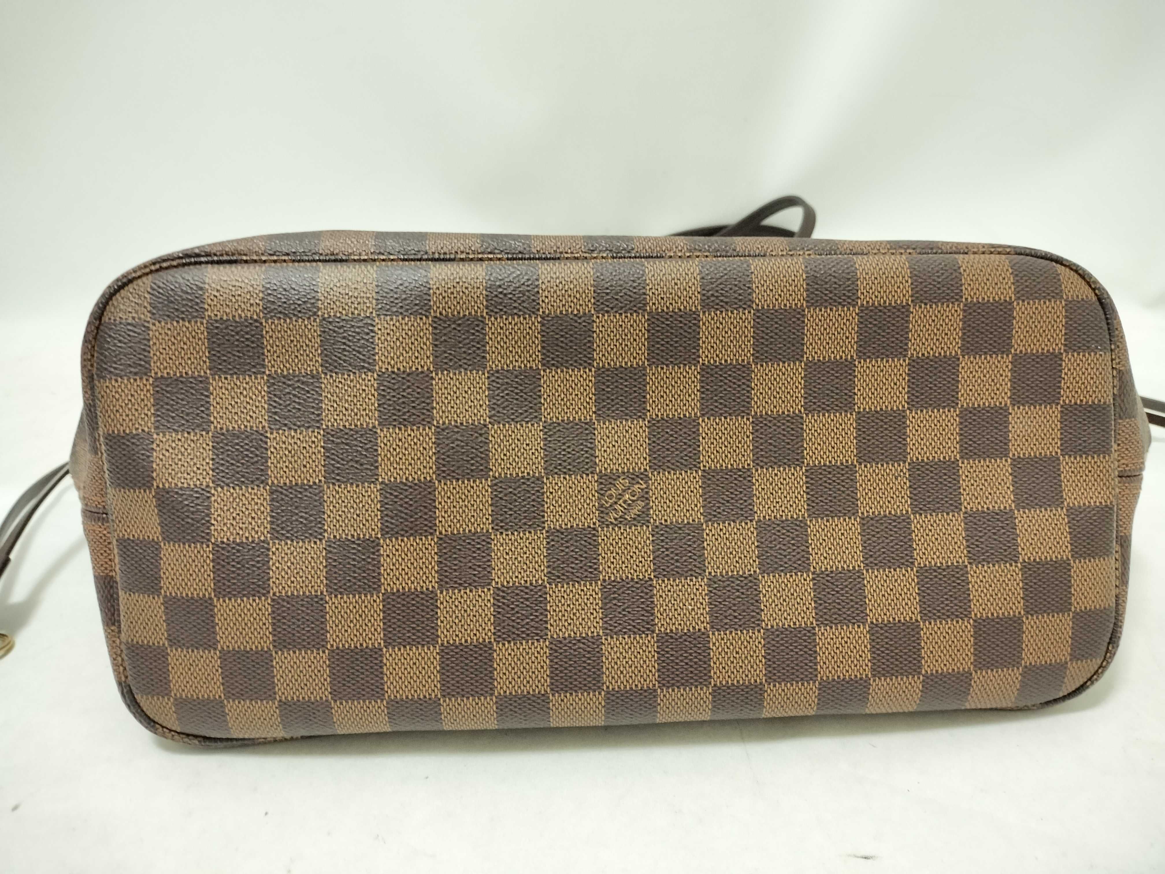 Damier Neverfull MM Tote Bag — view 7