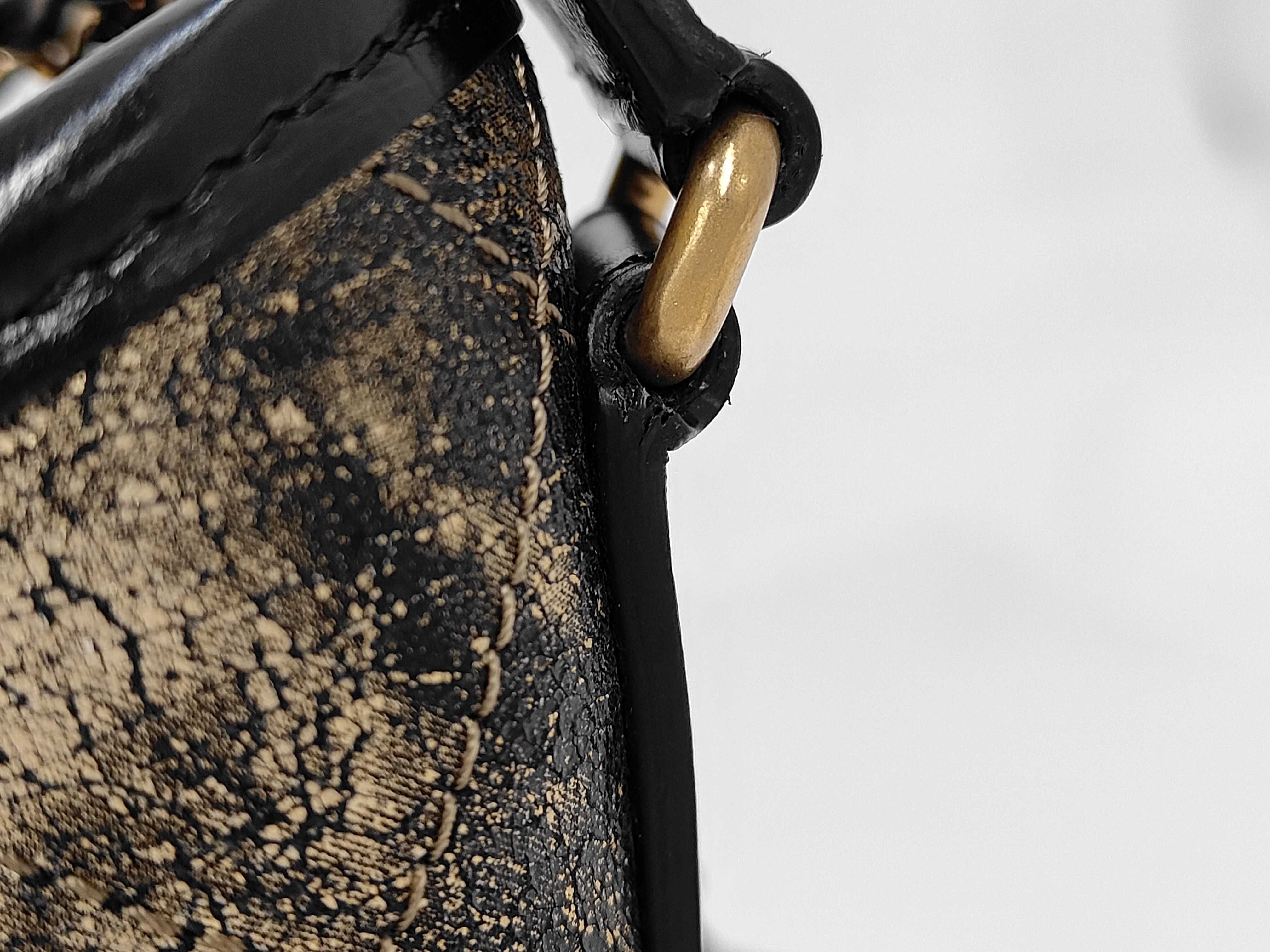 Gabrielle de Chanel Small Black x Gold Shoulder Bag — view 3