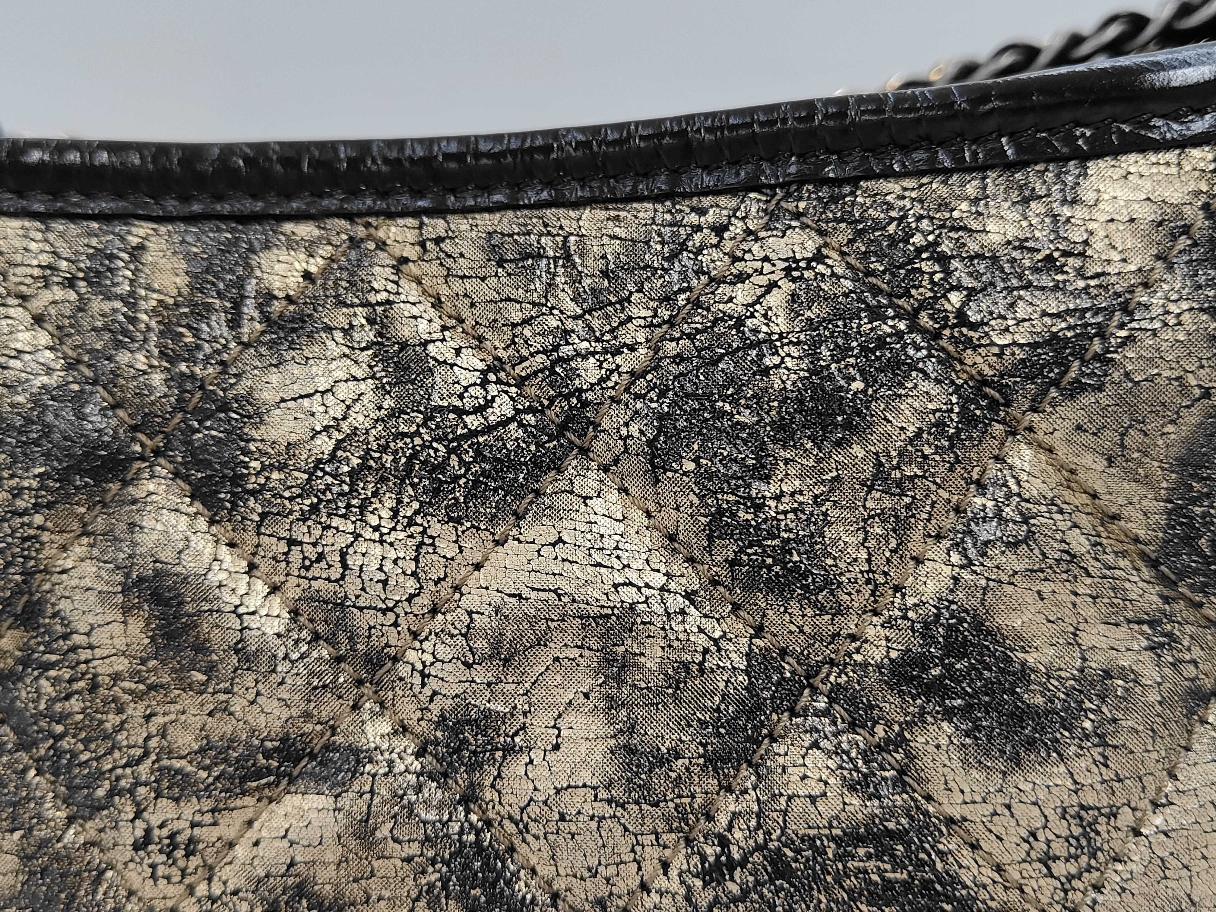 Gabrielle de Chanel Small Black x Gold Shoulder Bag — view 4