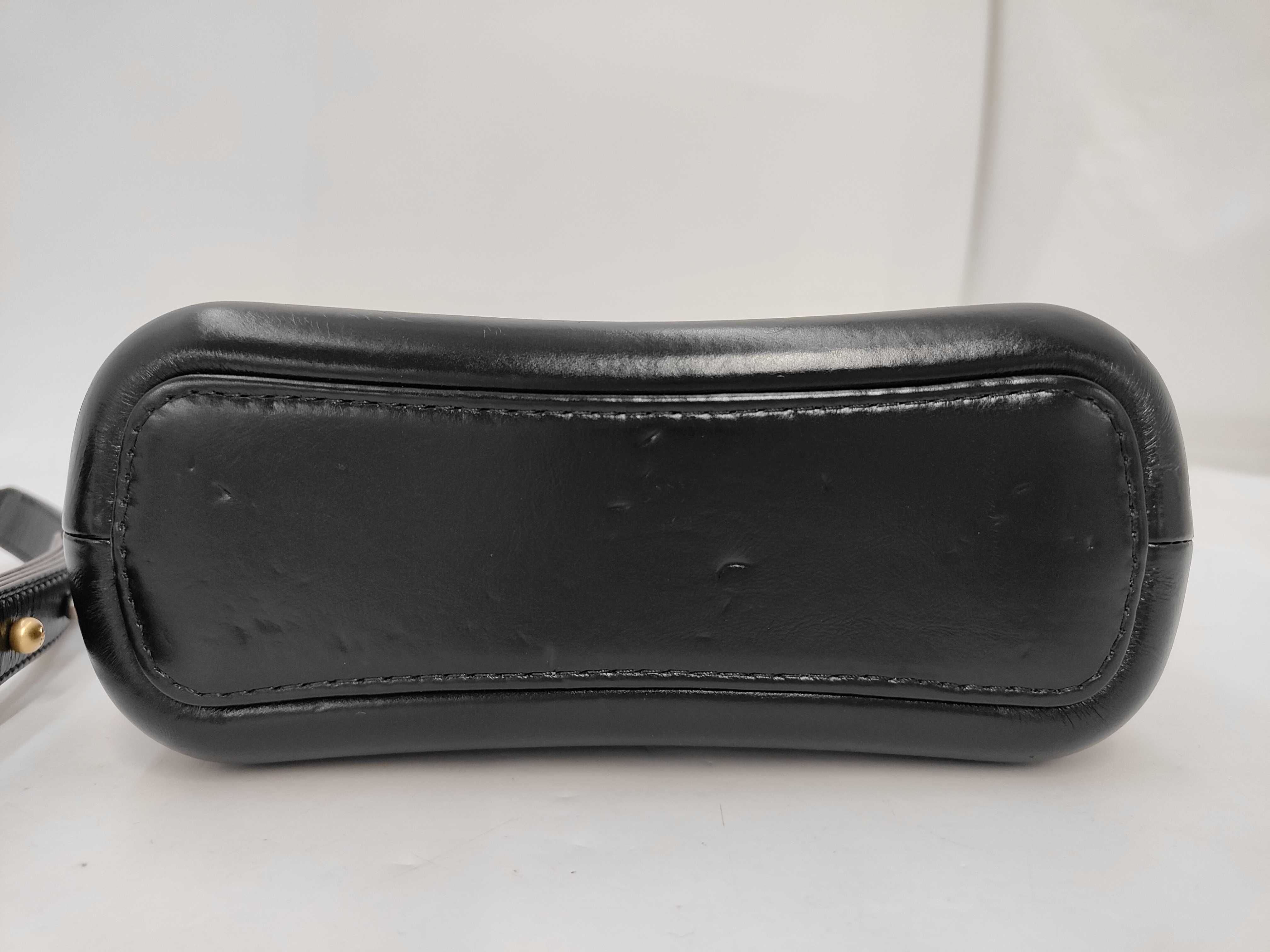 Gabrielle de Chanel Small Black x Gold Shoulder Bag — view 8