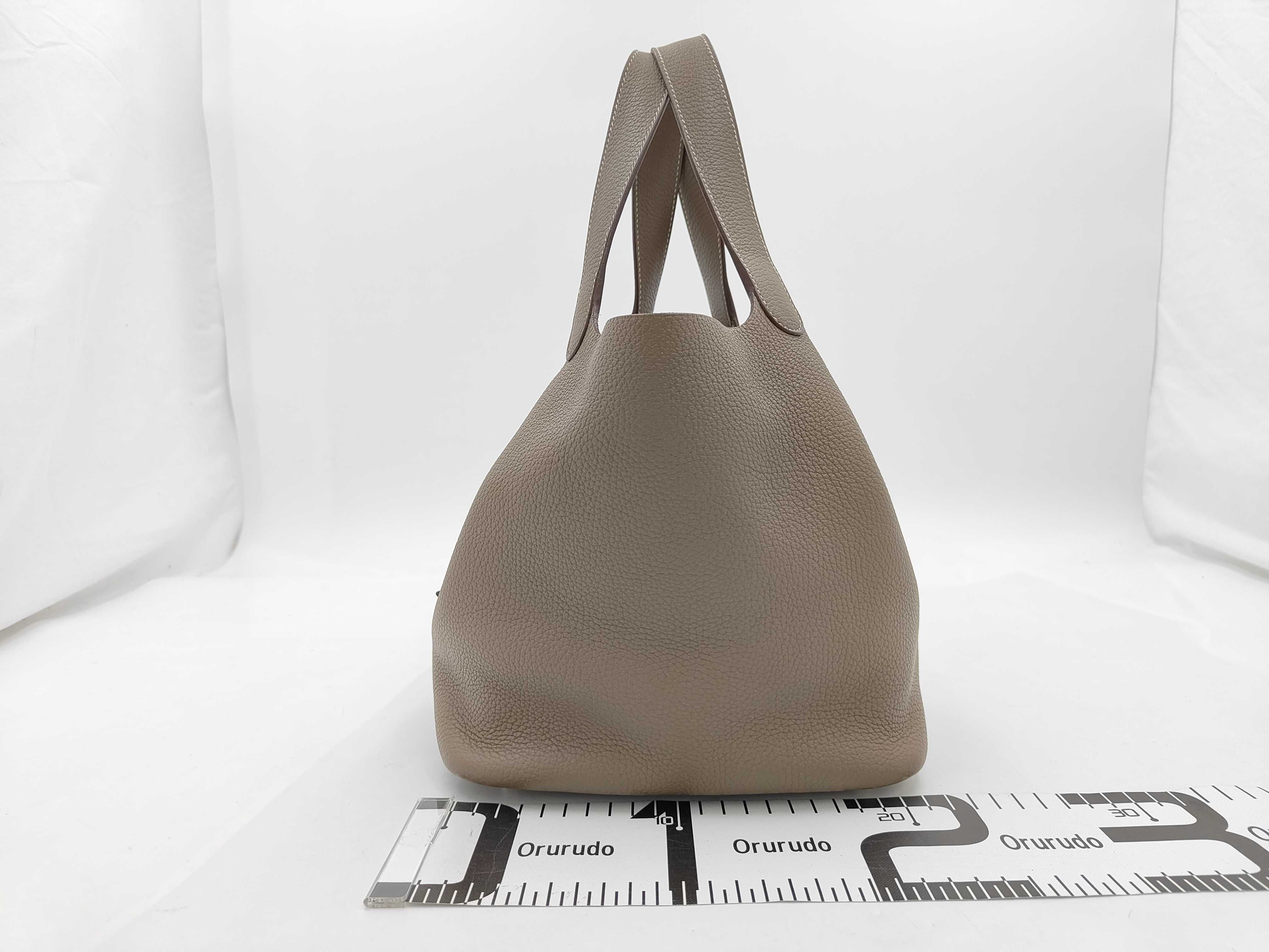 Picotin Lock MM Taurillon Clemence Etoupe Z Stamp Handbag — view 2