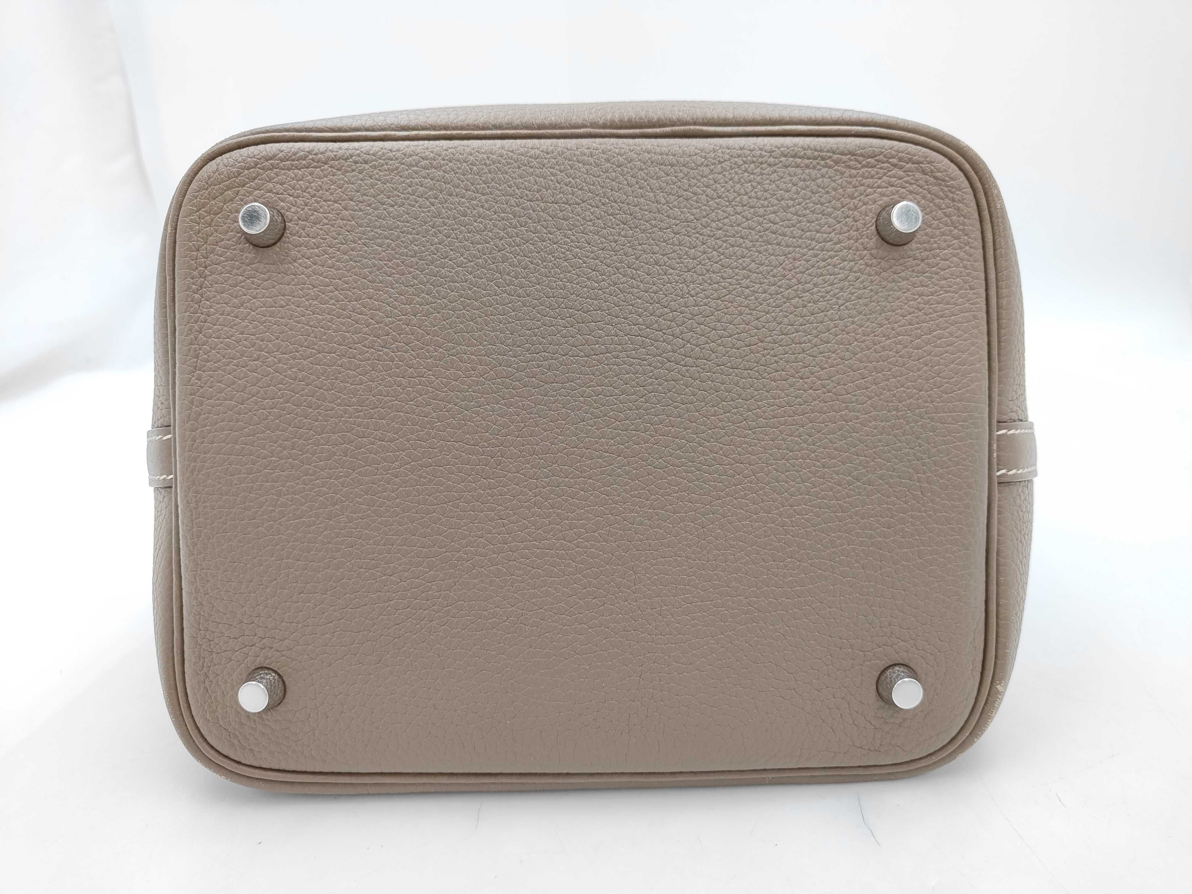 Picotin Lock MM Taurillon Clemence Etoupe Z Stamp Handbag — view 7