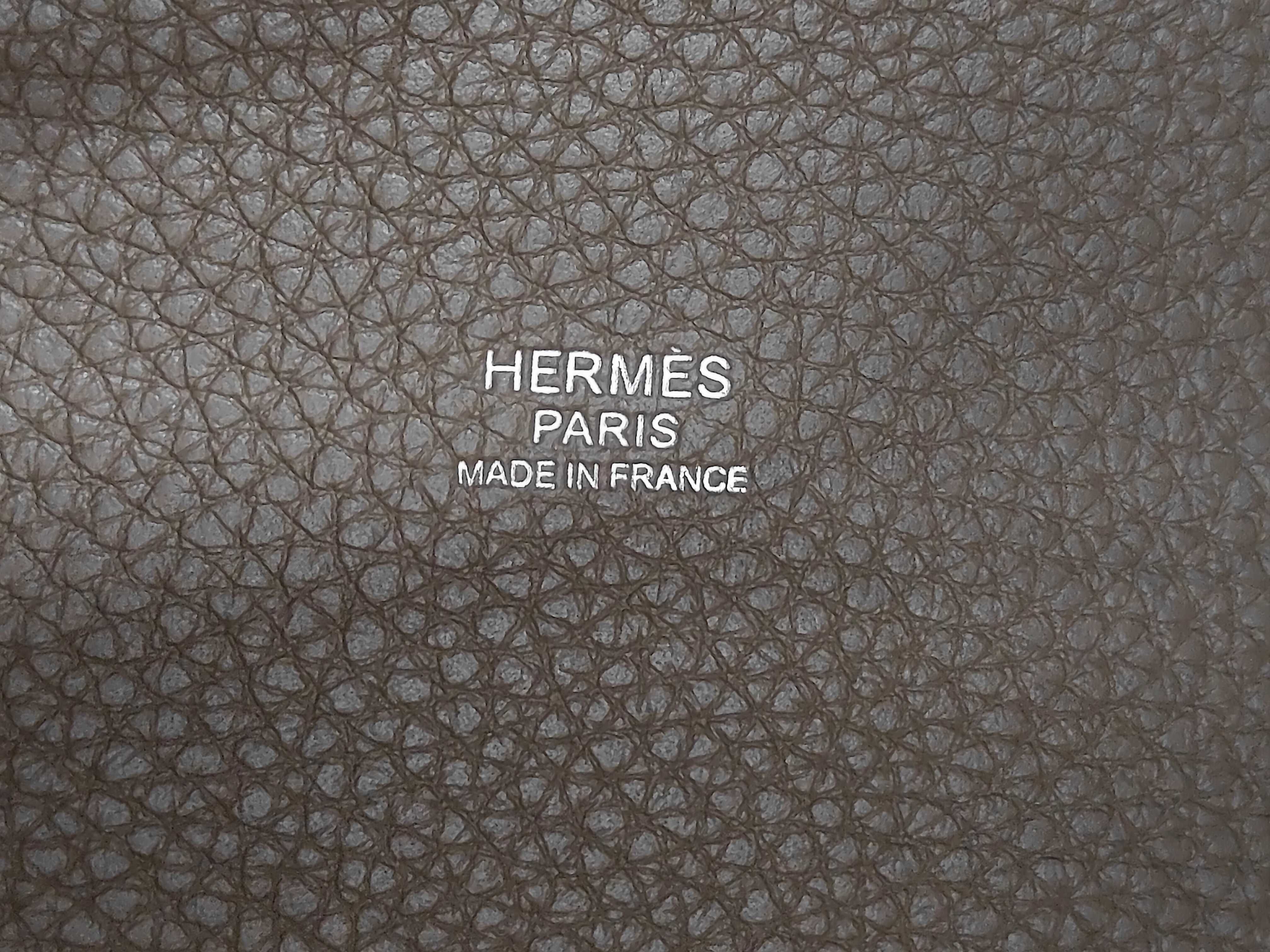 Picotin Lock MM Taurillon Clemence Etoupe Z Stamp Handbag — view 9
