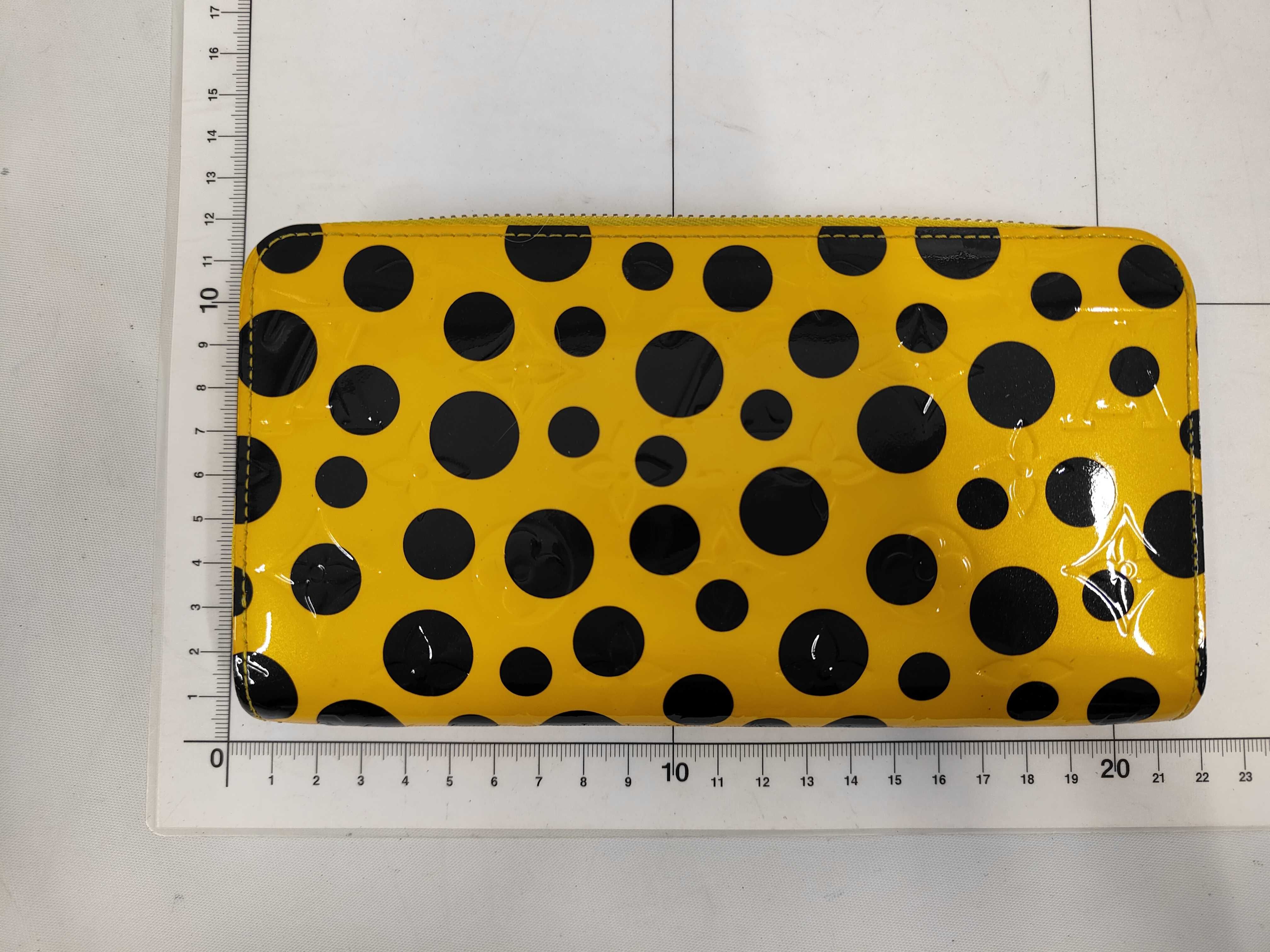 Vernis M91571 Yayoi Kusama Zippy Wallet — view 2
