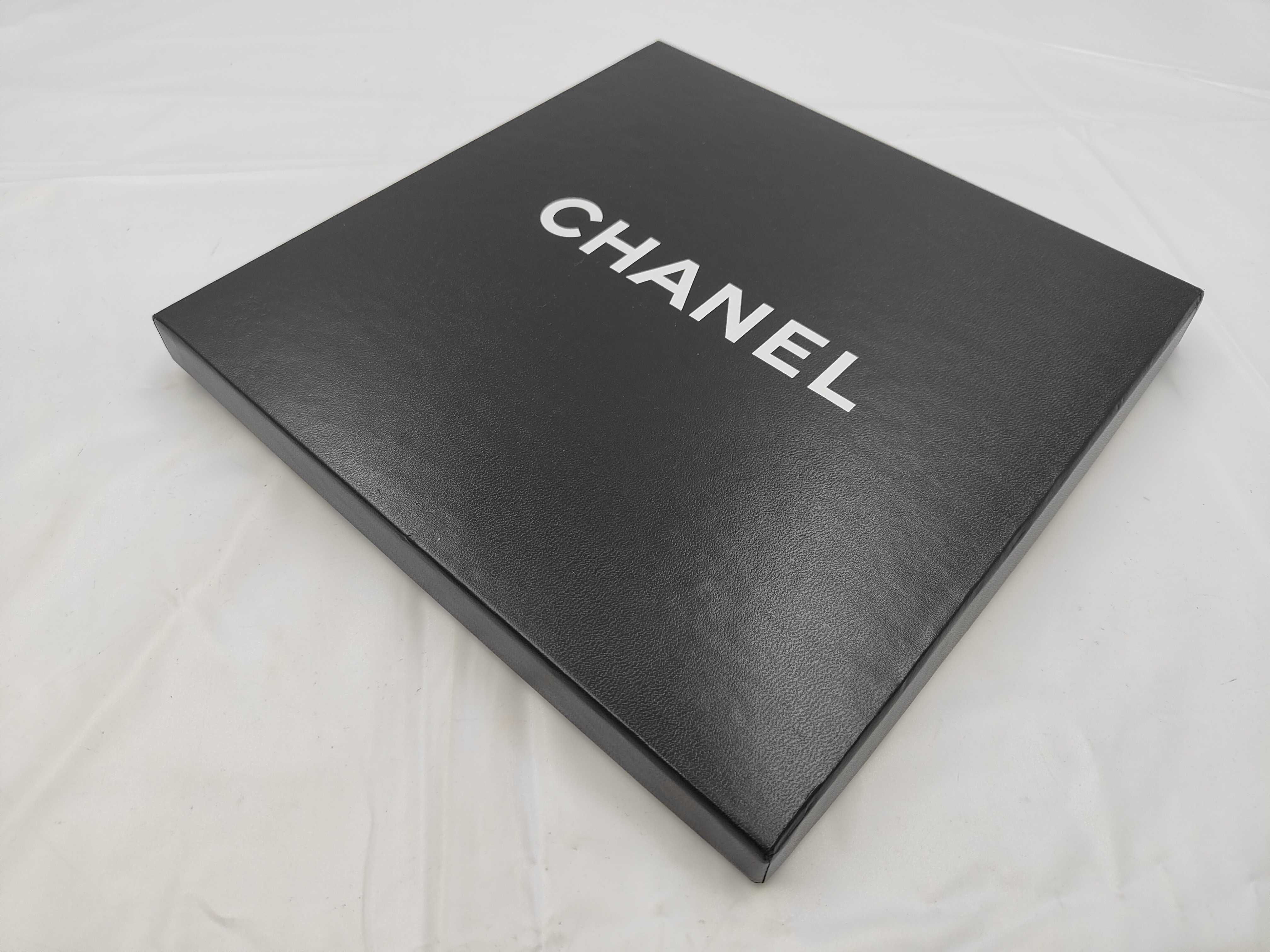 100% Cashmere Scarf/Stole and Other Accessories — view 9
