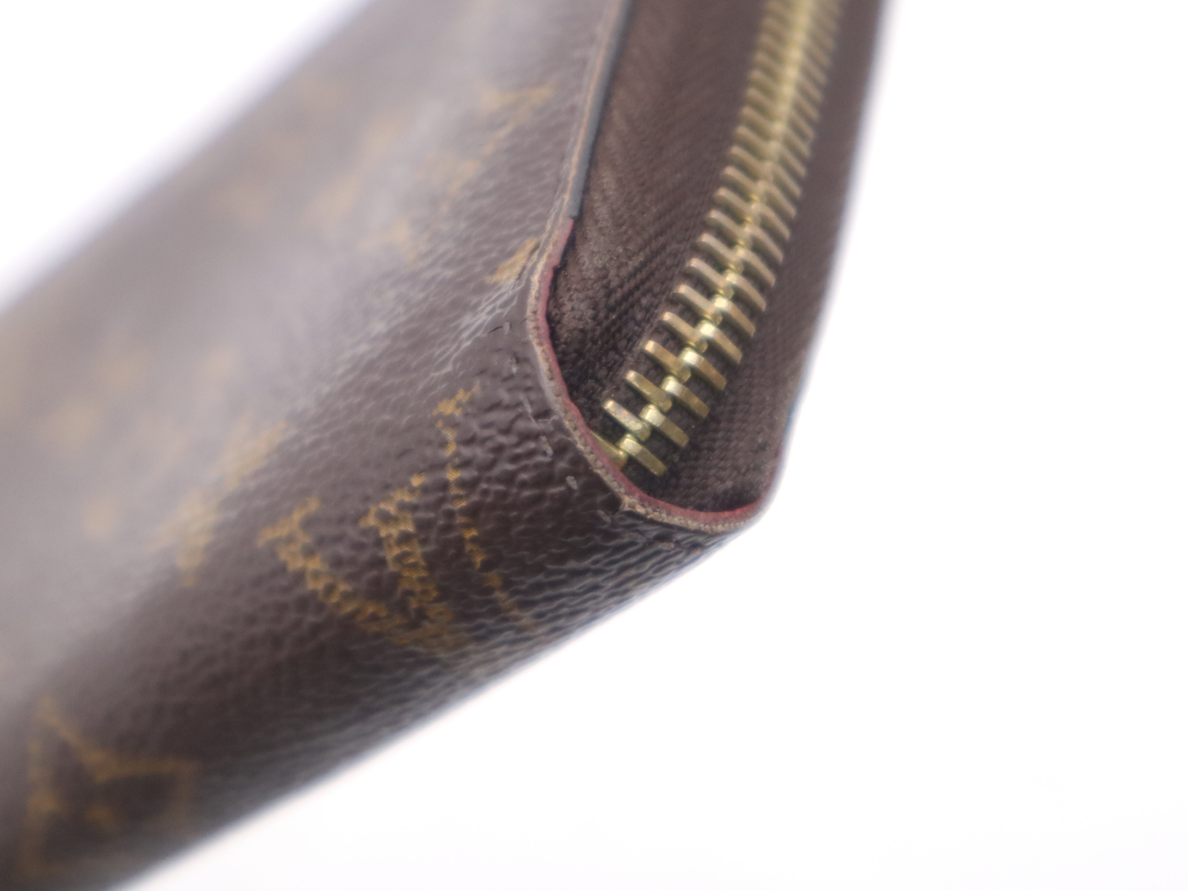 M42616 Monogram Zippy Wallet — view 8