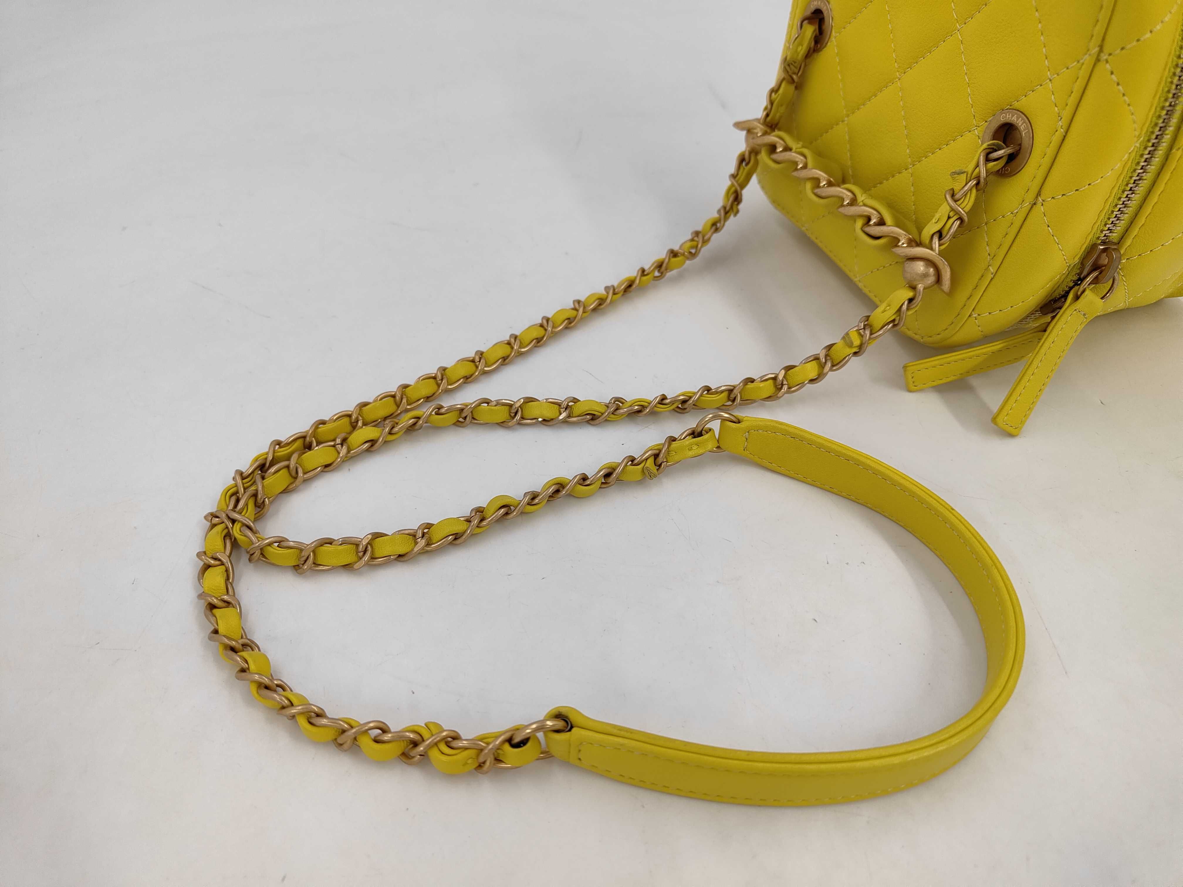 2196 Vanity Chain Shoulder Bag, Yellow — view 3