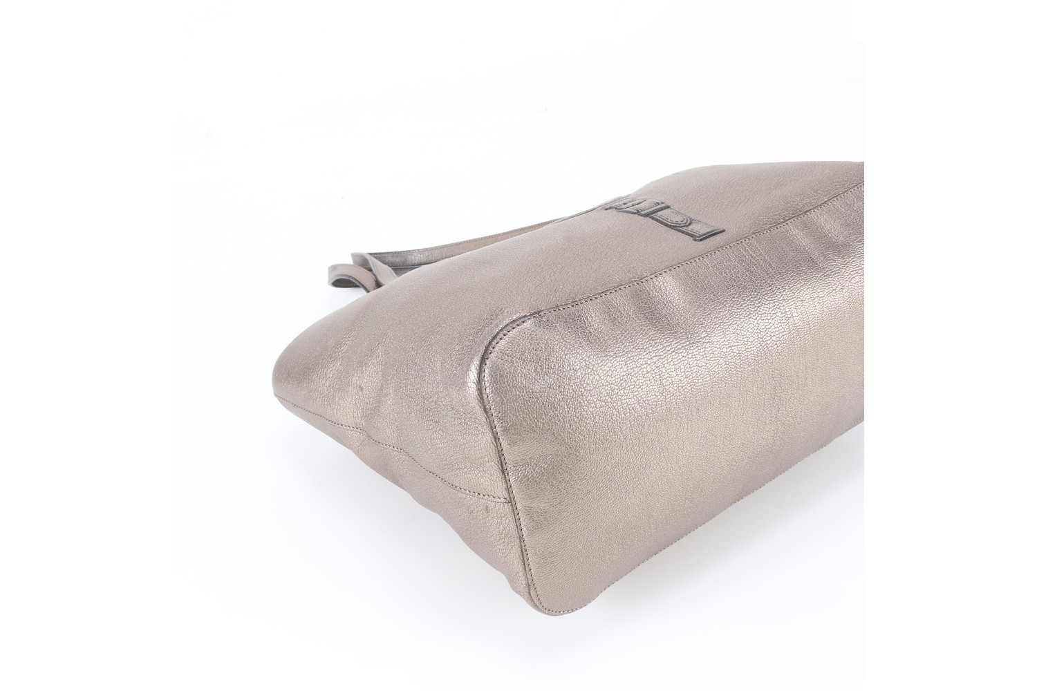 Belt pattern metallic leather tote bag — view 4