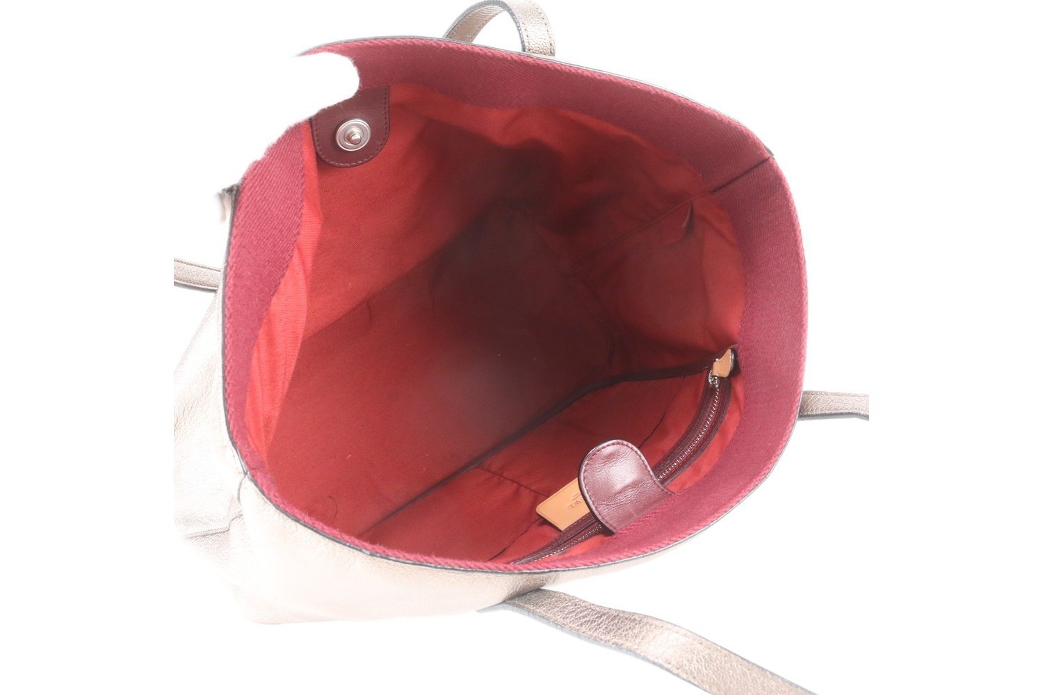 Belt pattern metallic leather tote bag — view 7