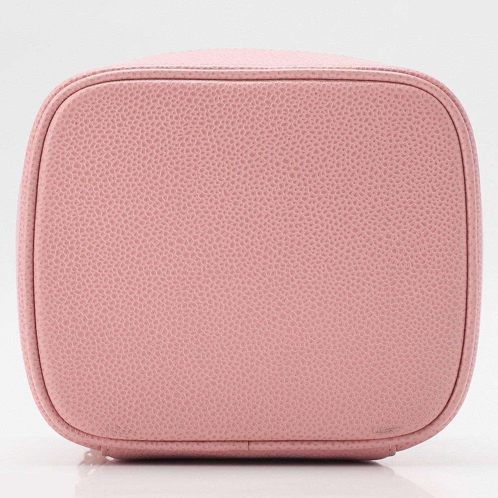 Caviar leather hand vanity case, pink, gold hardware, serial number 8. — view 5