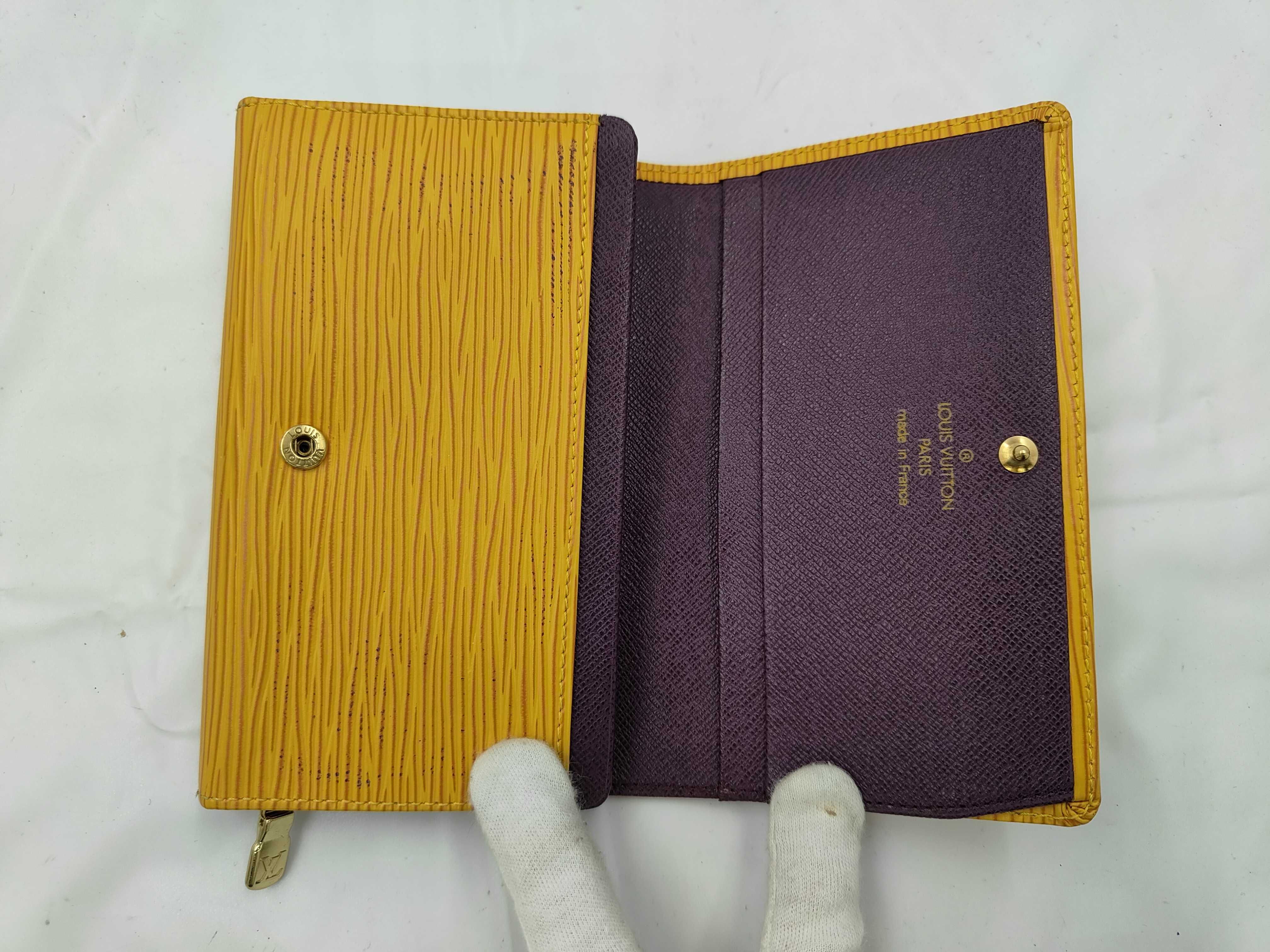Epi Portemonnaie Billet Trésor Compact Wallet — view 4