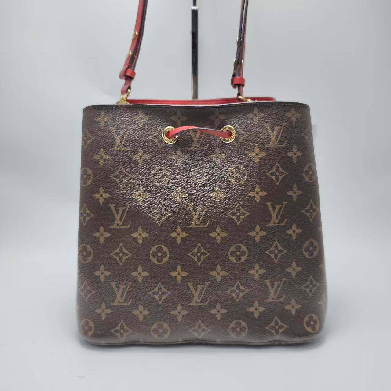 【*Shipped from: China*】LOUIS VUITTON NeoNoe PU Shoulder Bag — view 2
