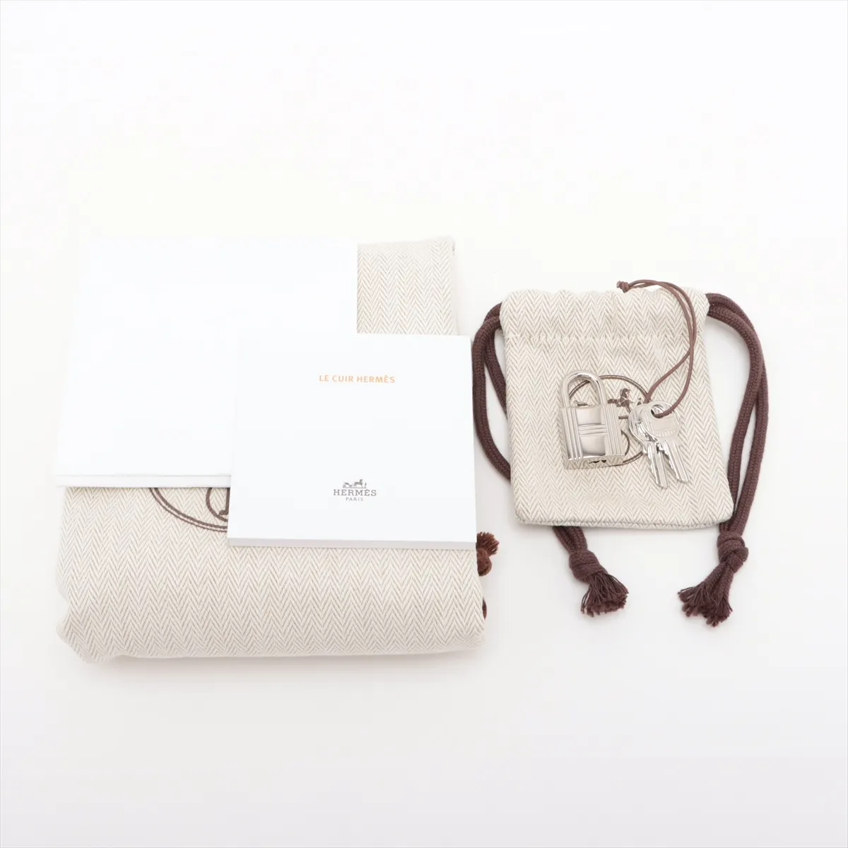Picotin Lock 18 PM, Taurillon Clemence leather, gold, silver hardware, B: 2023 — view 9