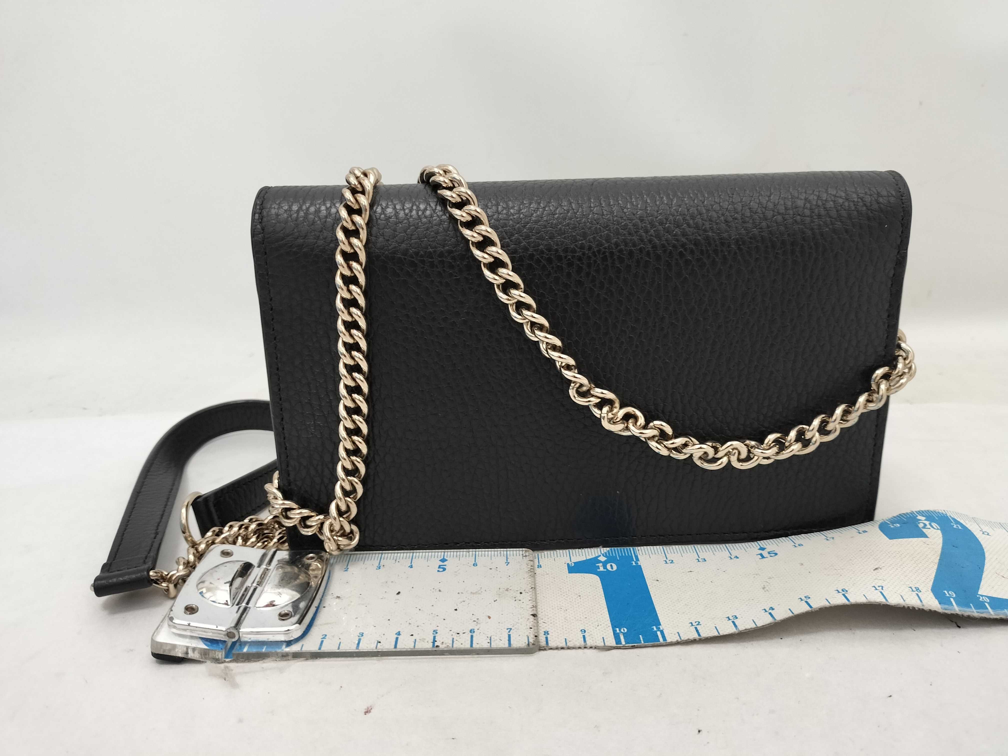 Interlocking Chain Wallet, Black with Gold Hardware, 510314, Shoulder Bag — view 2