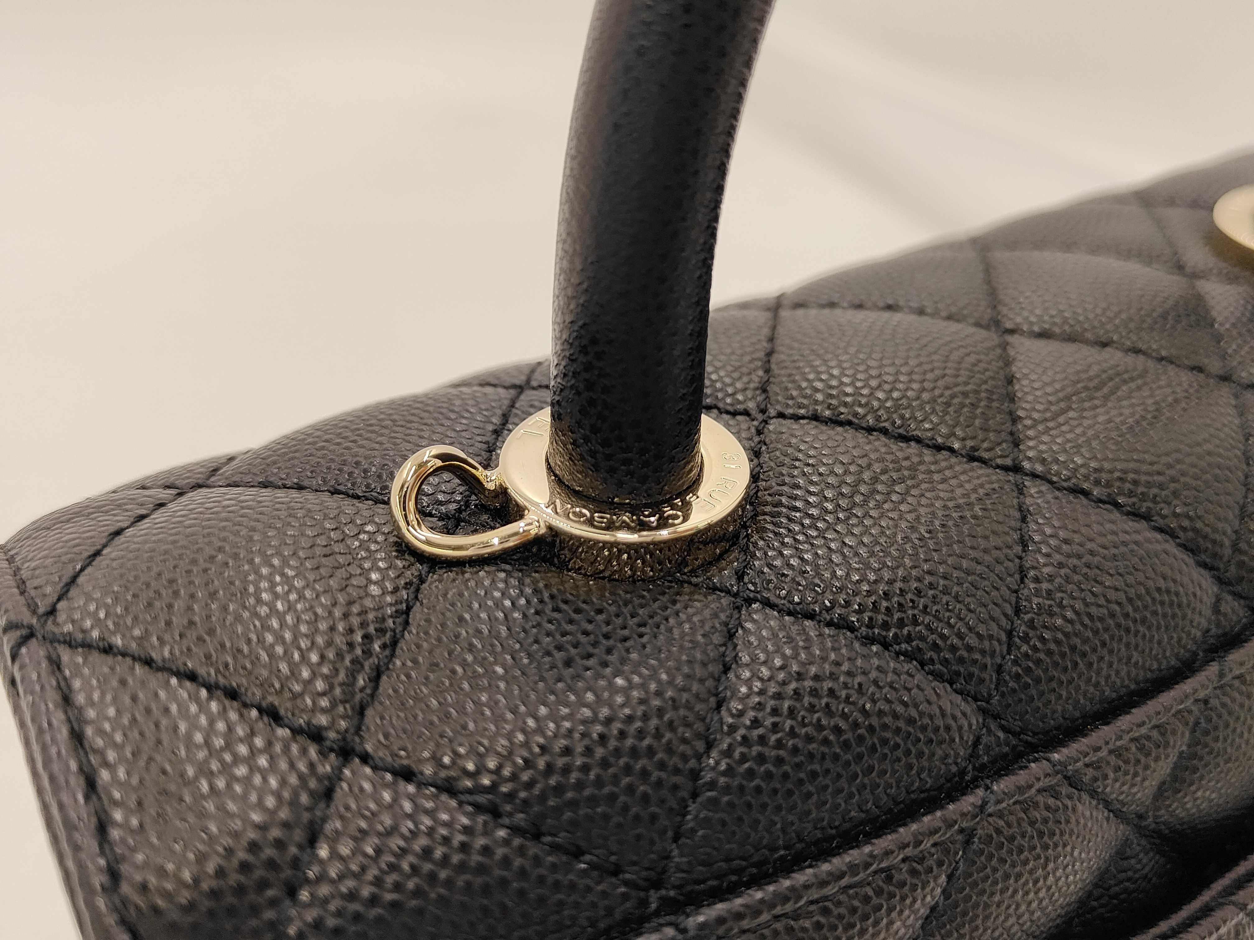 A92990 Matelassé Top Handle Flap Bag JJTH8JEK Strap Handbag — view 13