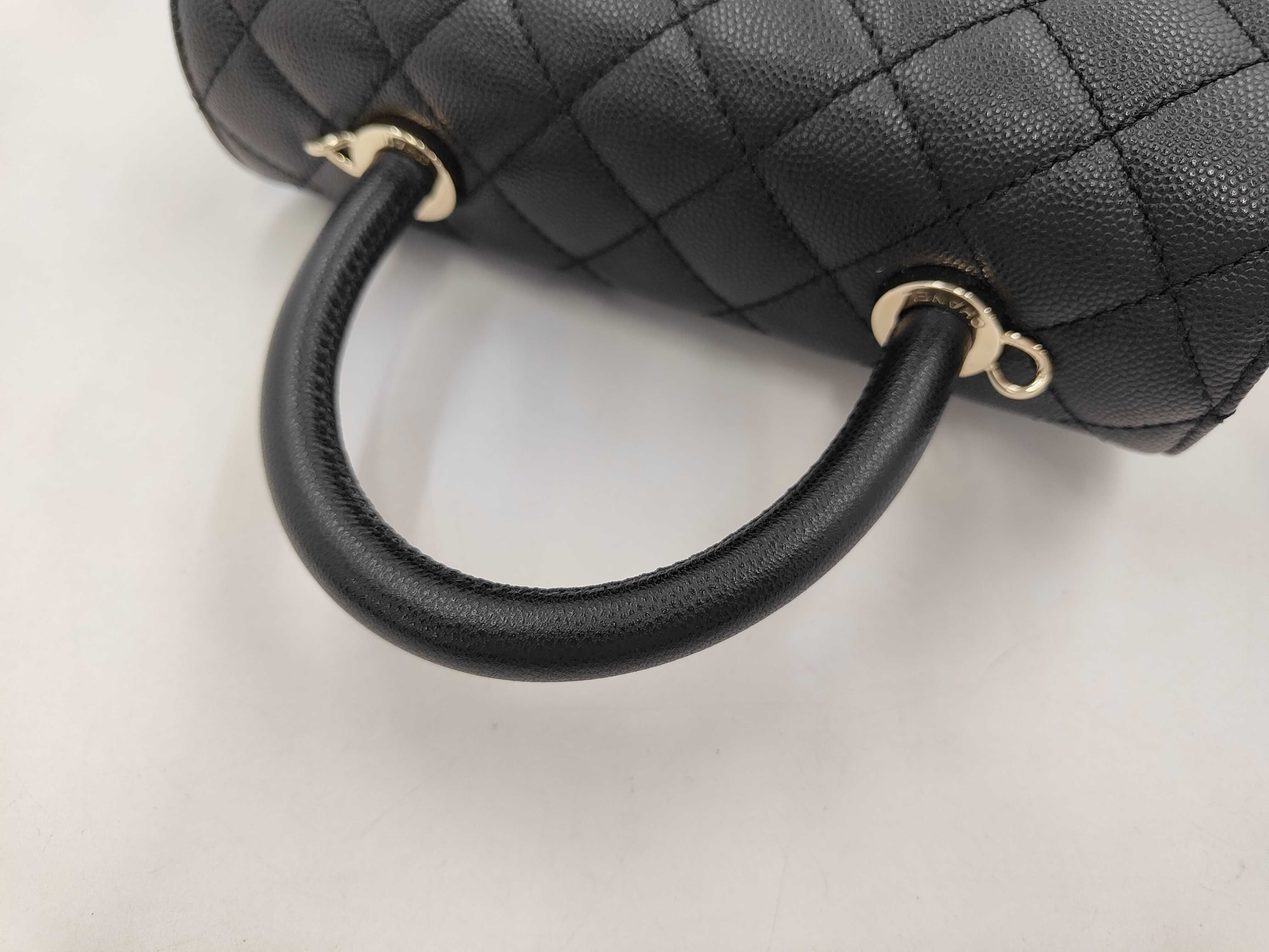 A92990 Matelassé Top Handle Flap Bag JJTH8JEK Strap Handbag — view 5