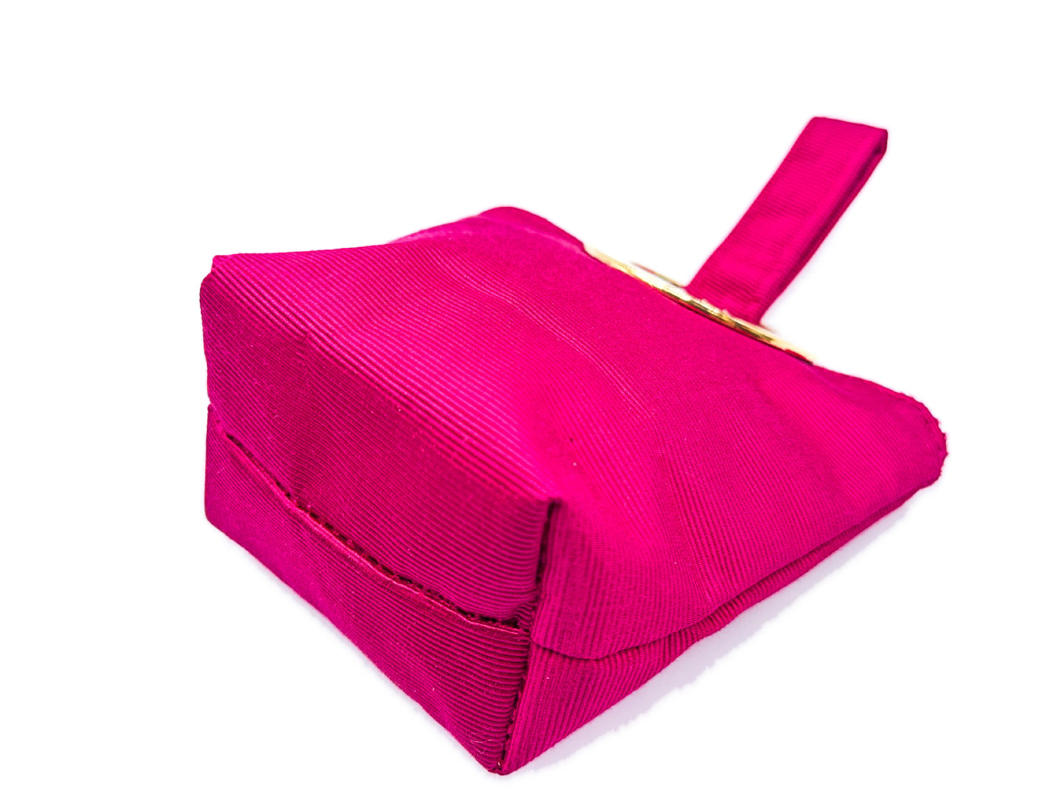 Circle clasp, gold hardware, pink pouch — view 7