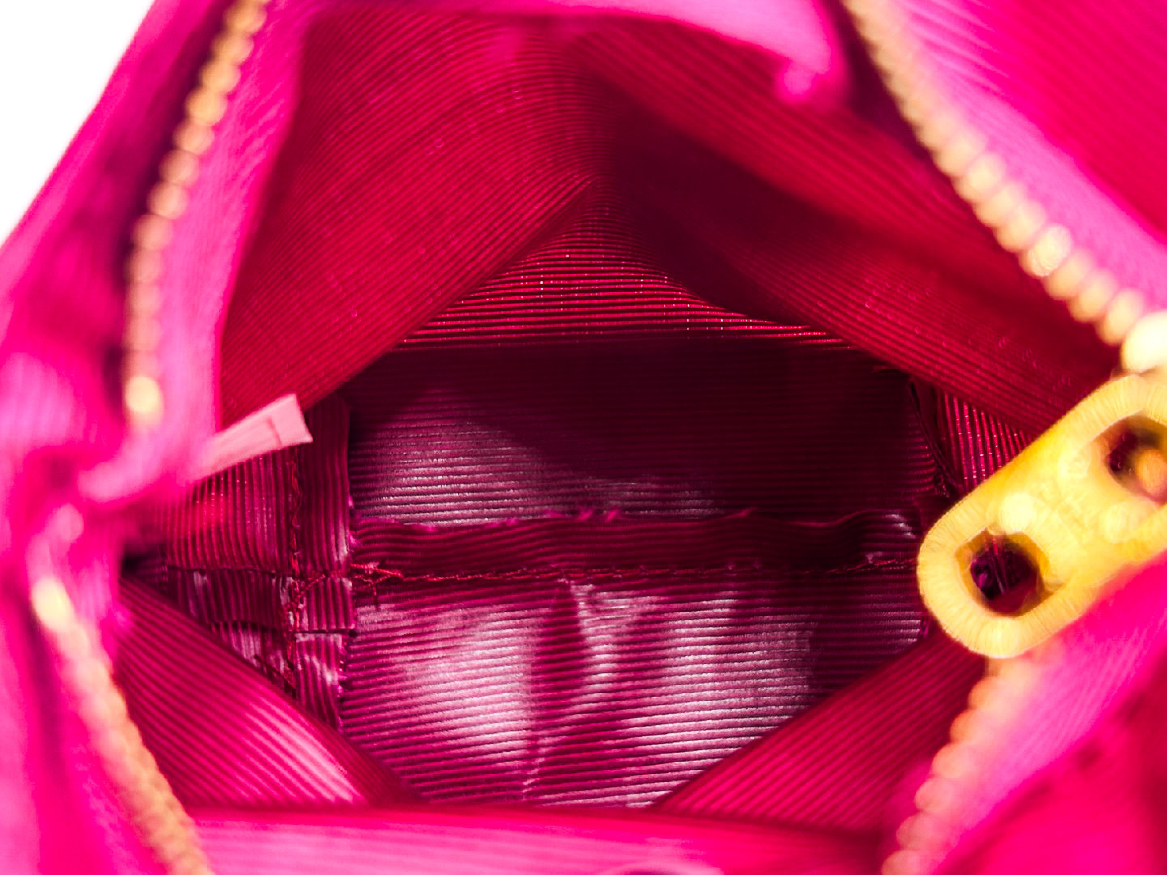 Circle clasp, gold hardware, pink pouch — view 10