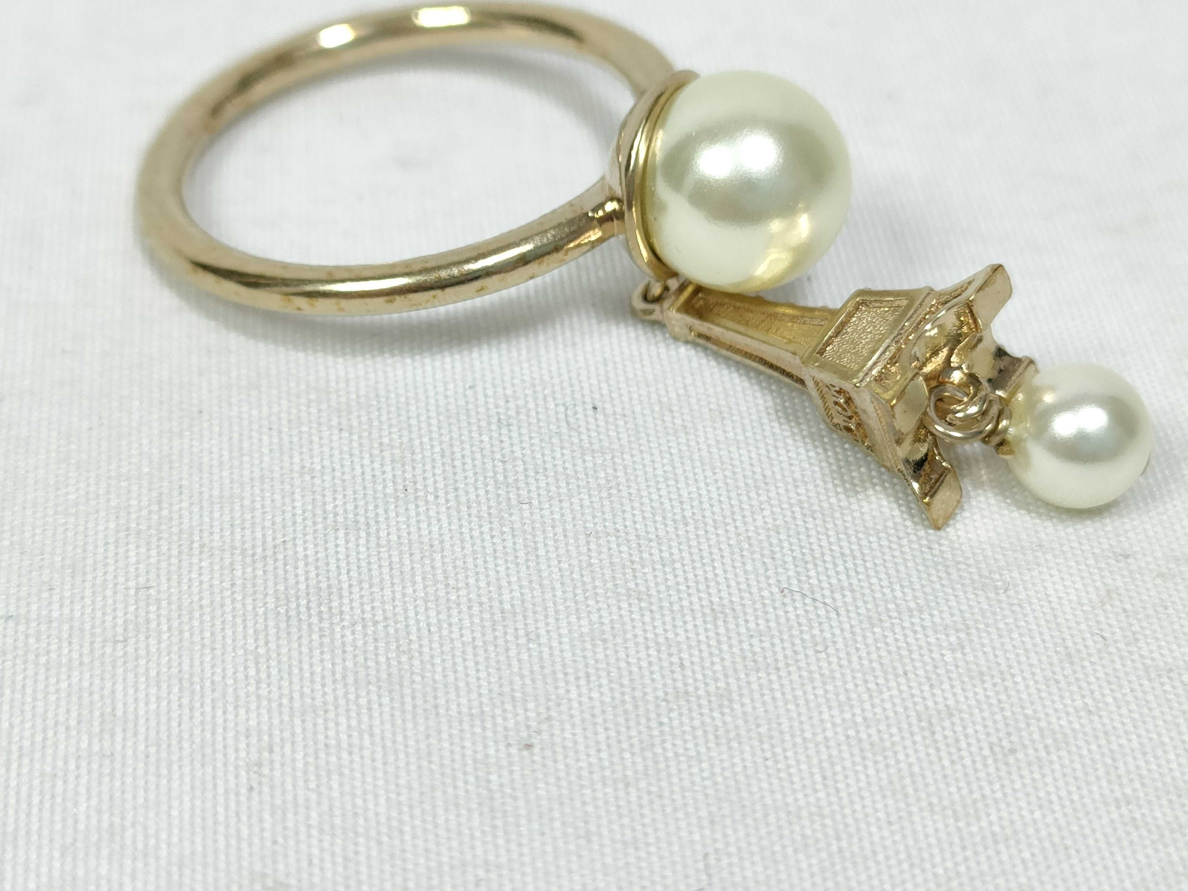 Resin Pearl Eiffel Tower Ring — view 4