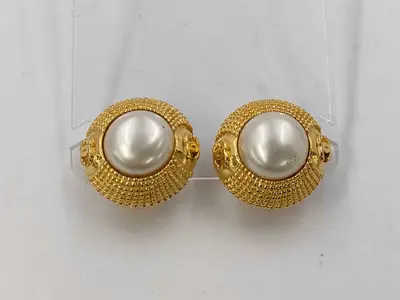 Coco Mark Earrings and Pearl Earrings