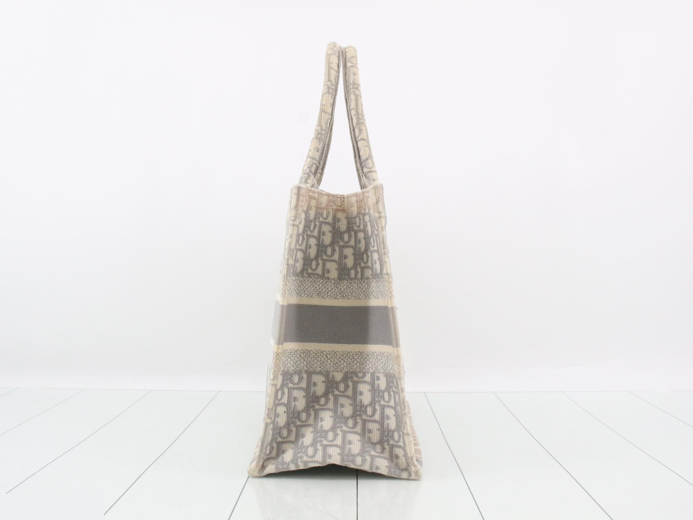 Book Tote Medium Oblique Canvas Tote Bag — view 3