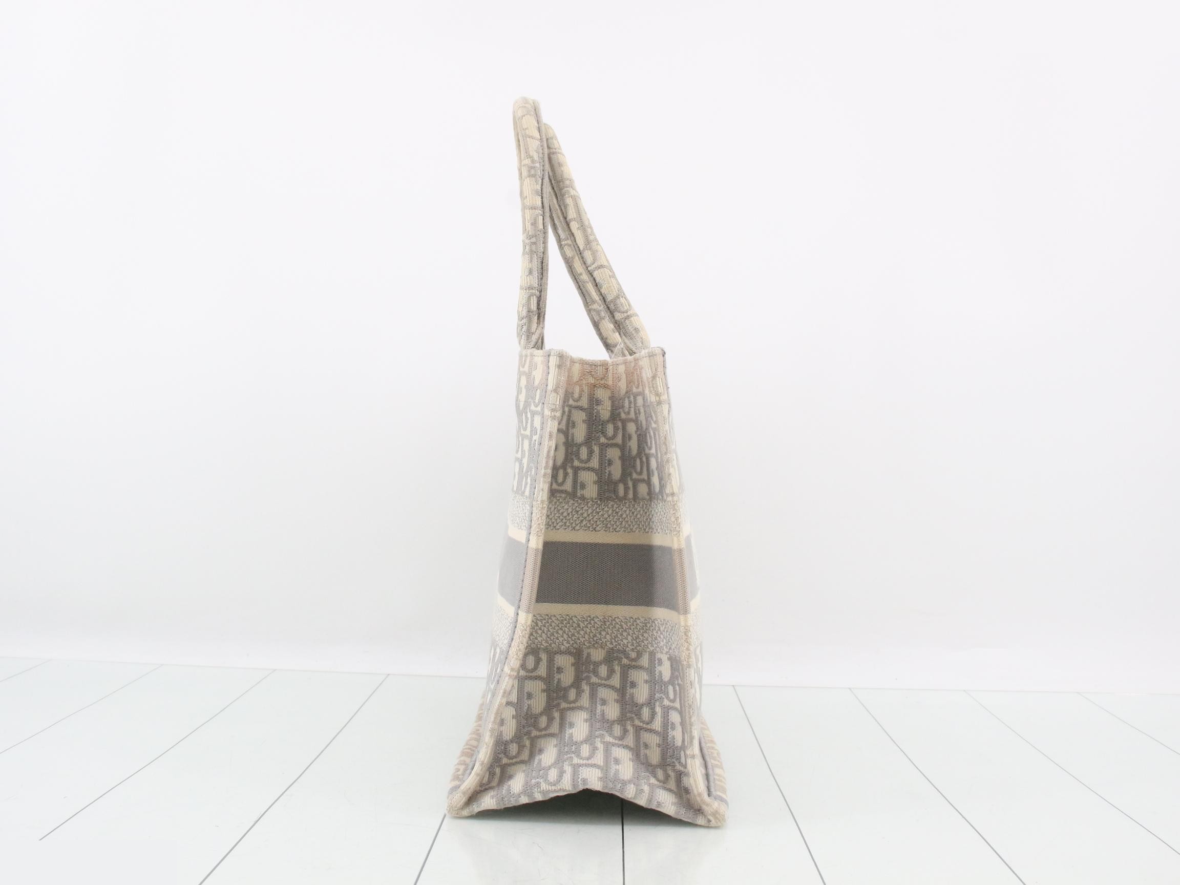Book Tote Medium Oblique Canvas Tote Bag — view 4