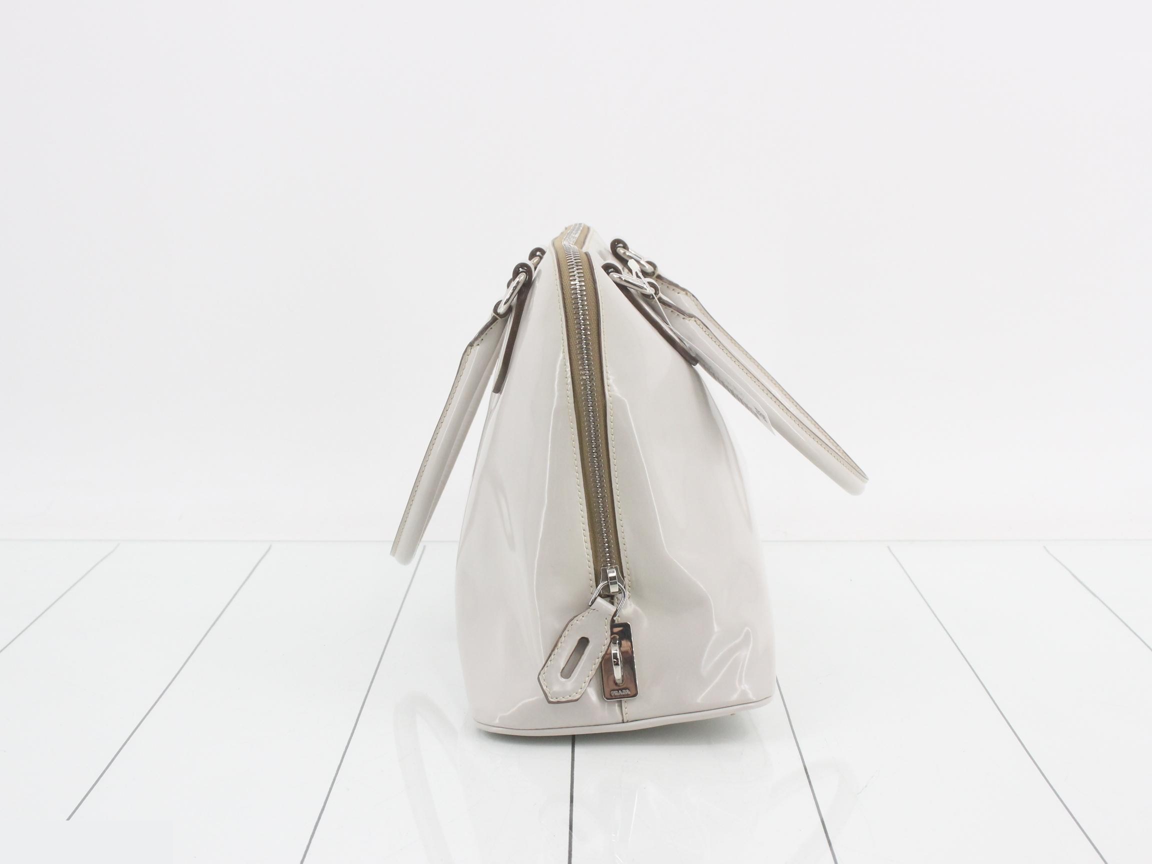 handbag — view 4