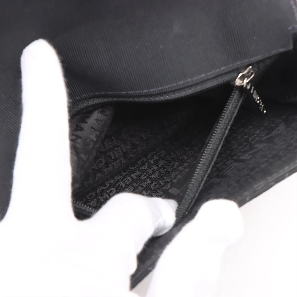 [Individually wrapped] Chanel Matelasse canvas chain shoulder bag emblem black silver hardware 9523587 19th series — view 7