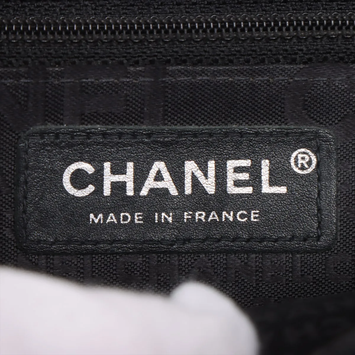 [Individually wrapped] Chanel Matelasse canvas chain shoulder bag emblem black silver hardware 9523587 19th series — view 8