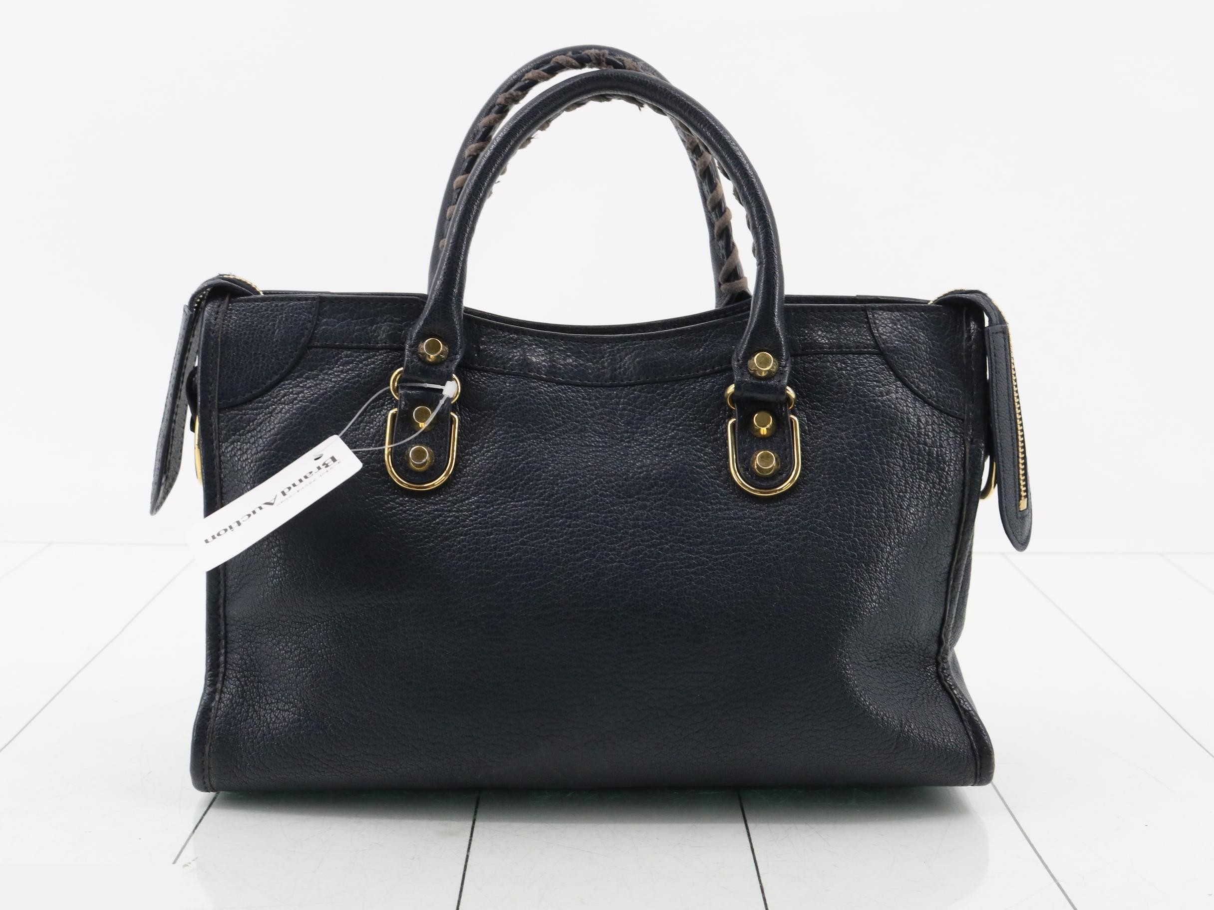 Classic handbag — view 2