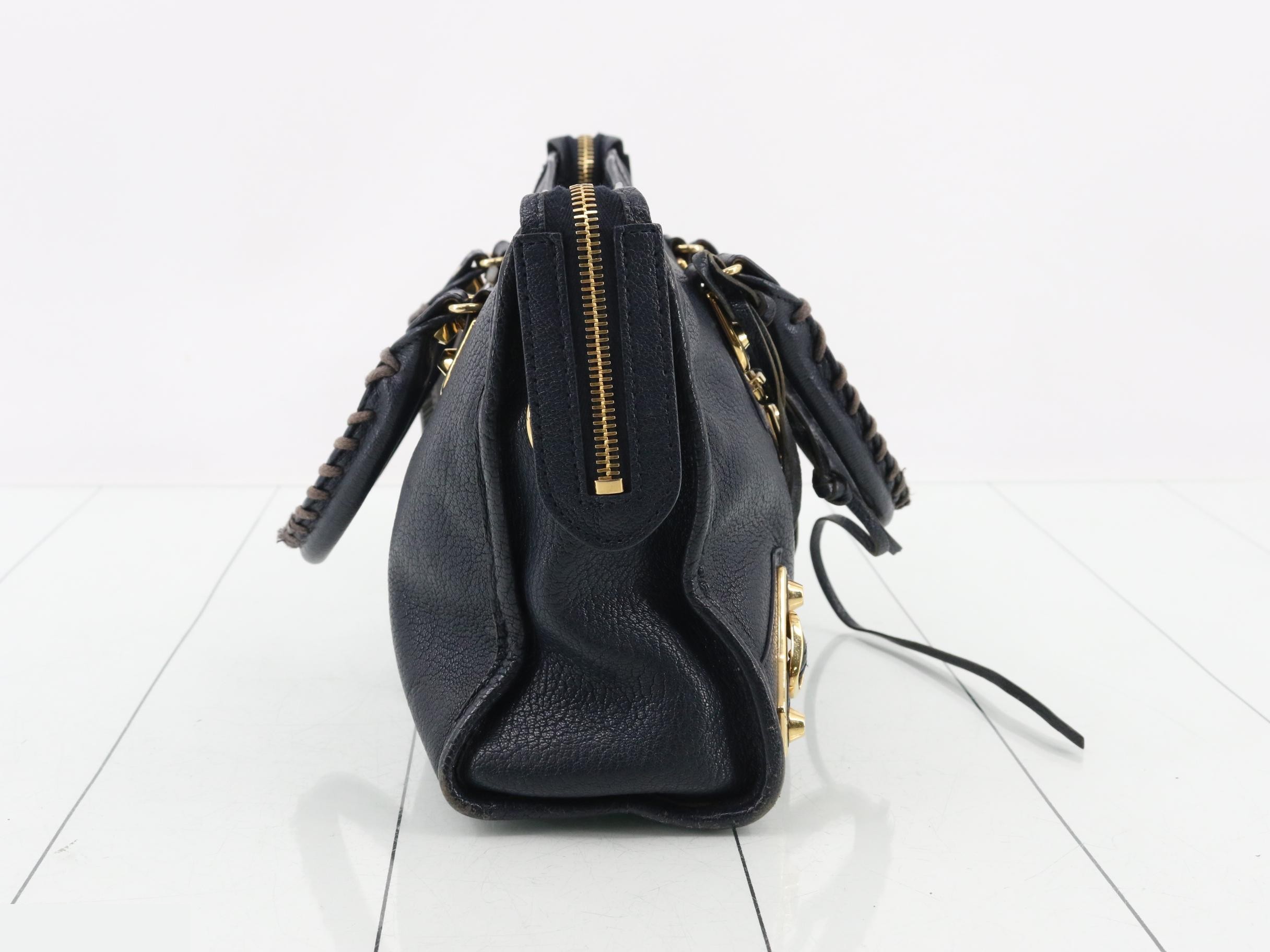 Classic handbag — view 4
