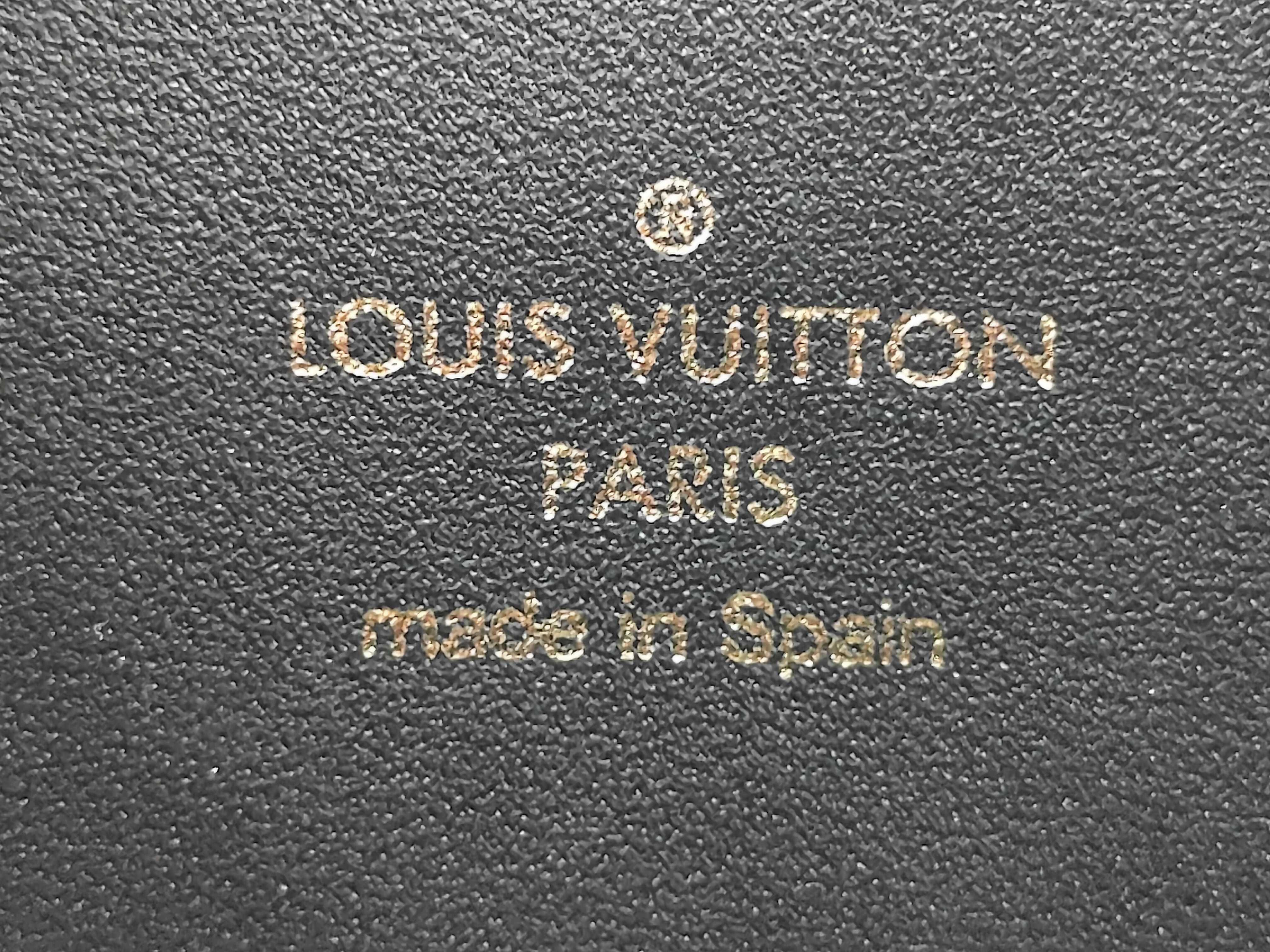 LV M44586 Waist Bag — view 11