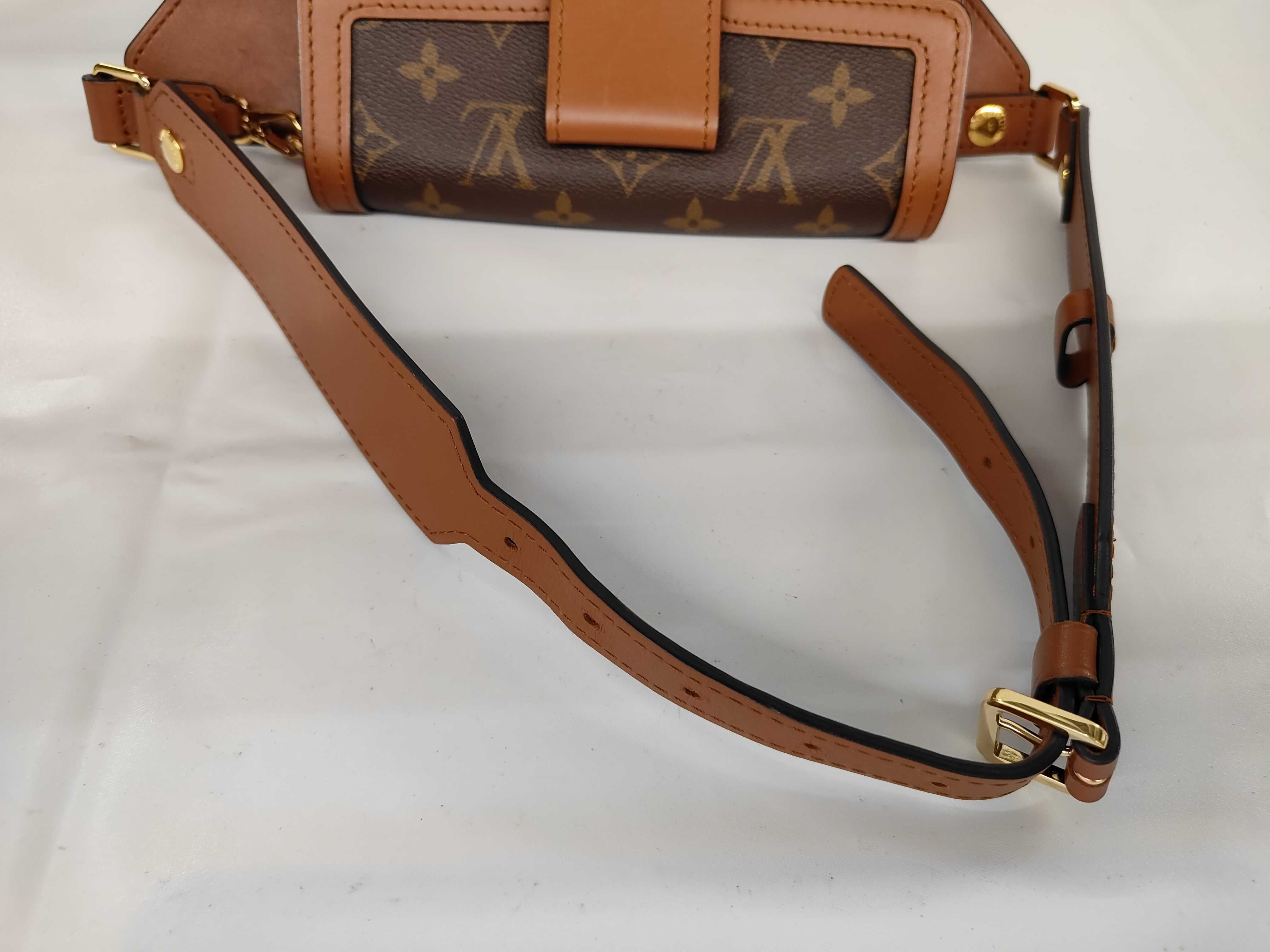 LV M44586 Waist Bag — view 3