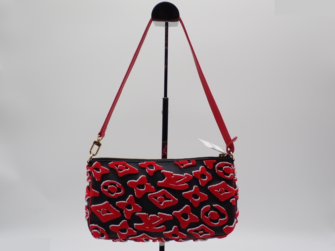 Urs Fisher Tuftage Pochette — view 2