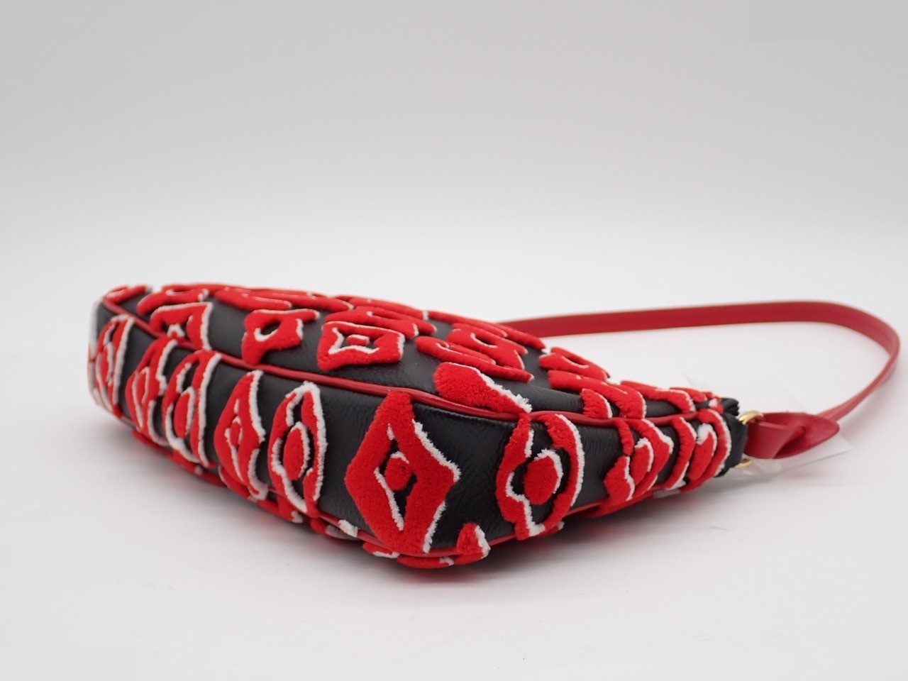 Urs Fisher Tuftage Pochette — view 5