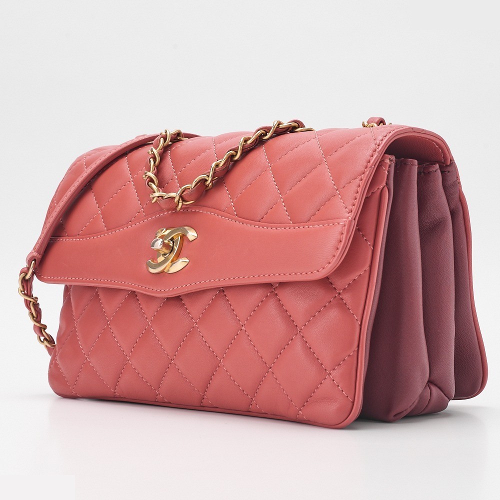Lambskin Matelassé Single Flap Chain Shoulder Bag — view 4
