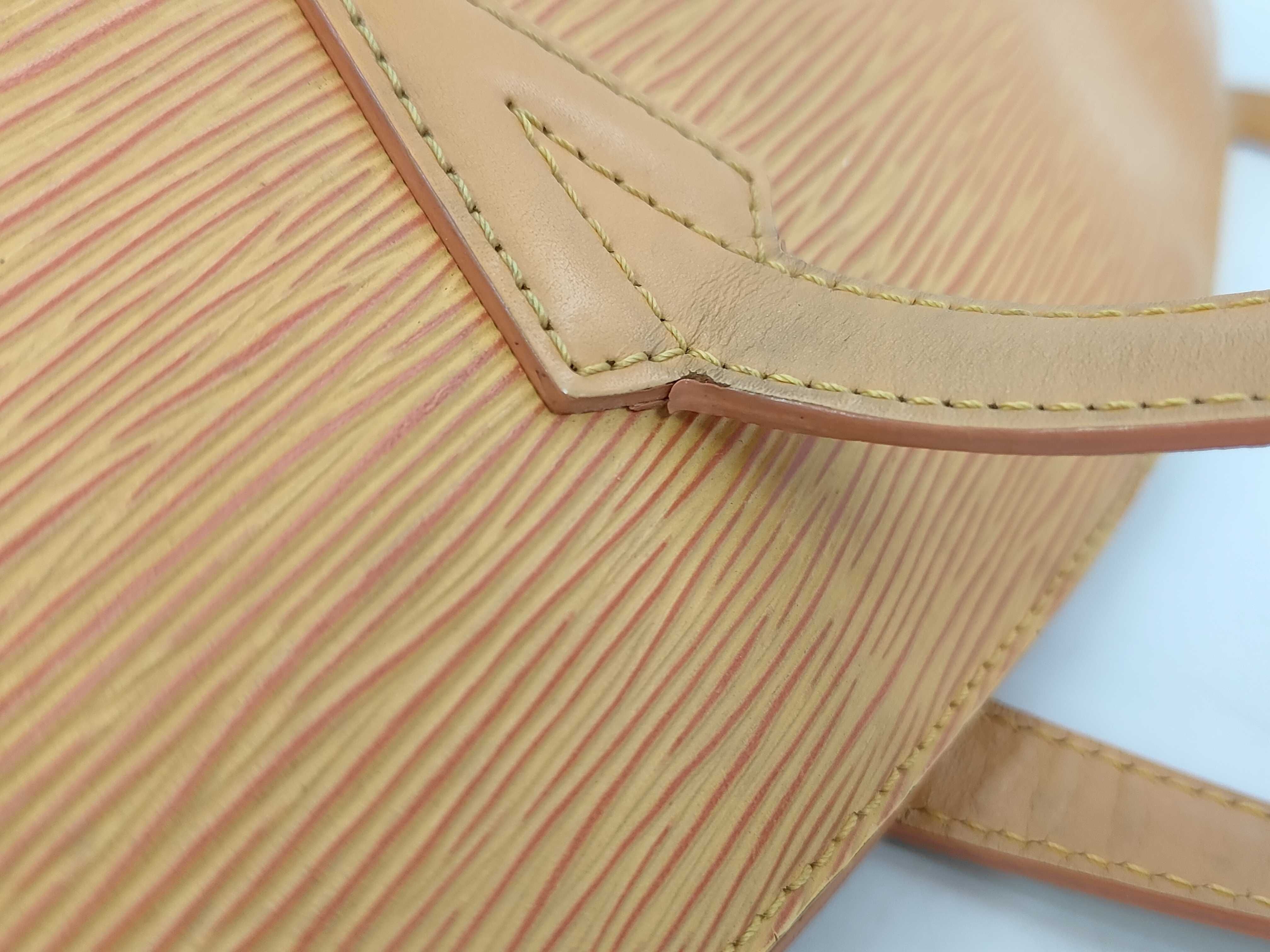 Epi Saint Jacques Yellow Tote Bag M52279 — view 5