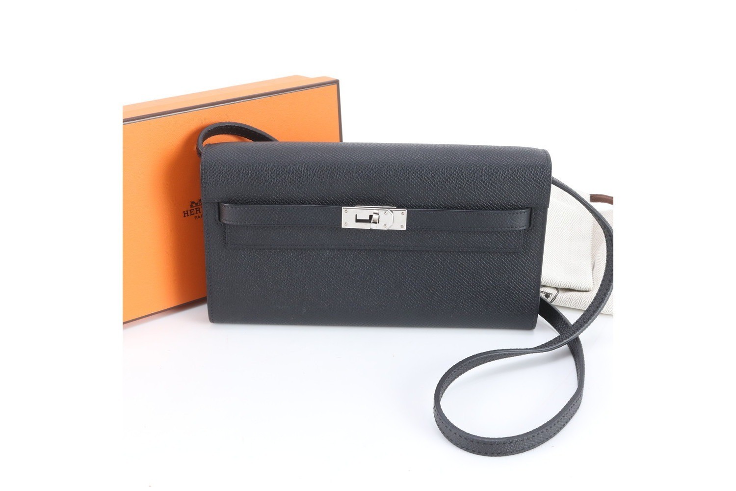 U-stamped shoulder wallet, Kelly To Go long wallet — view 4