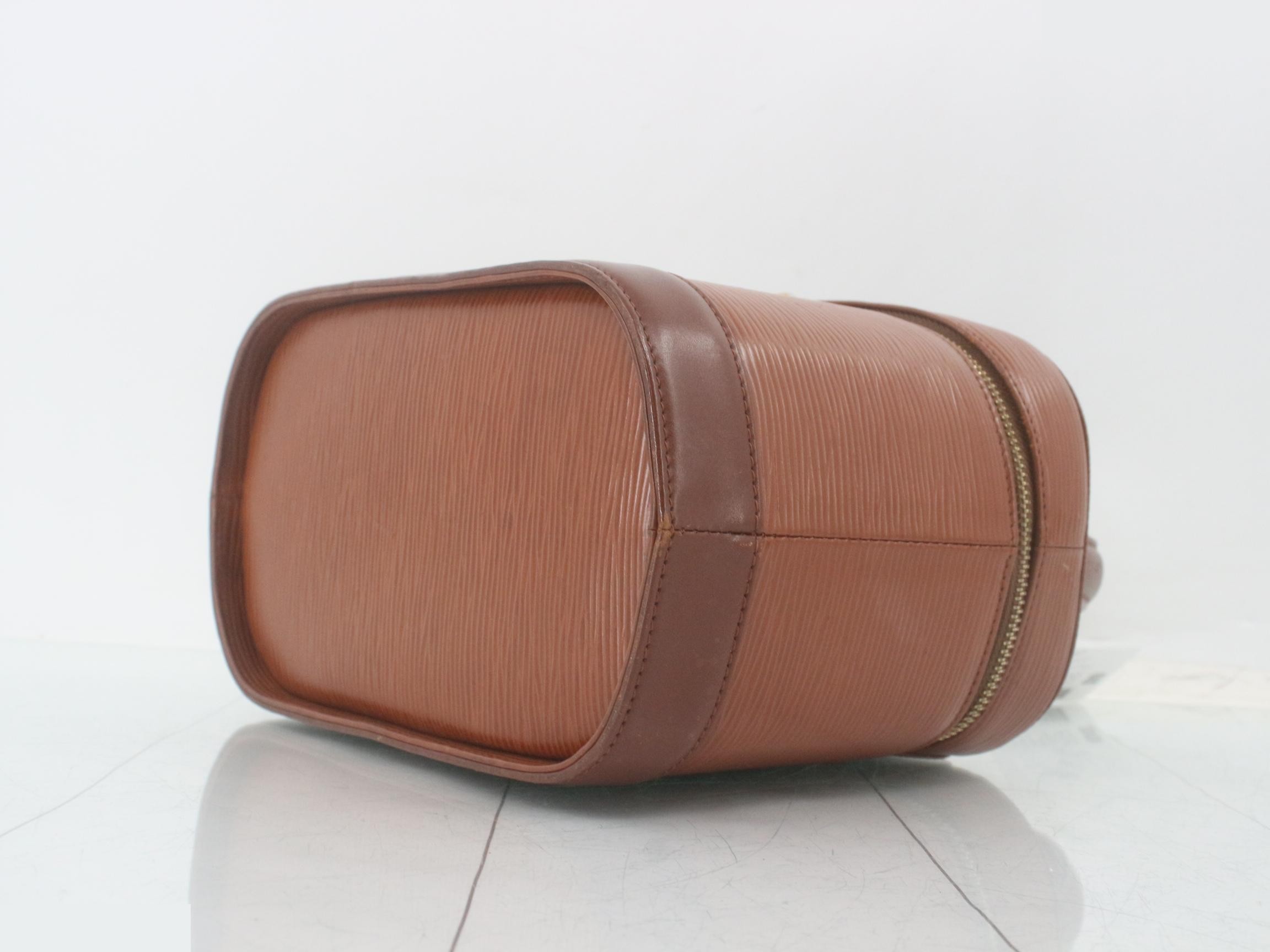 Vanity Handbag with Mirror — view 6