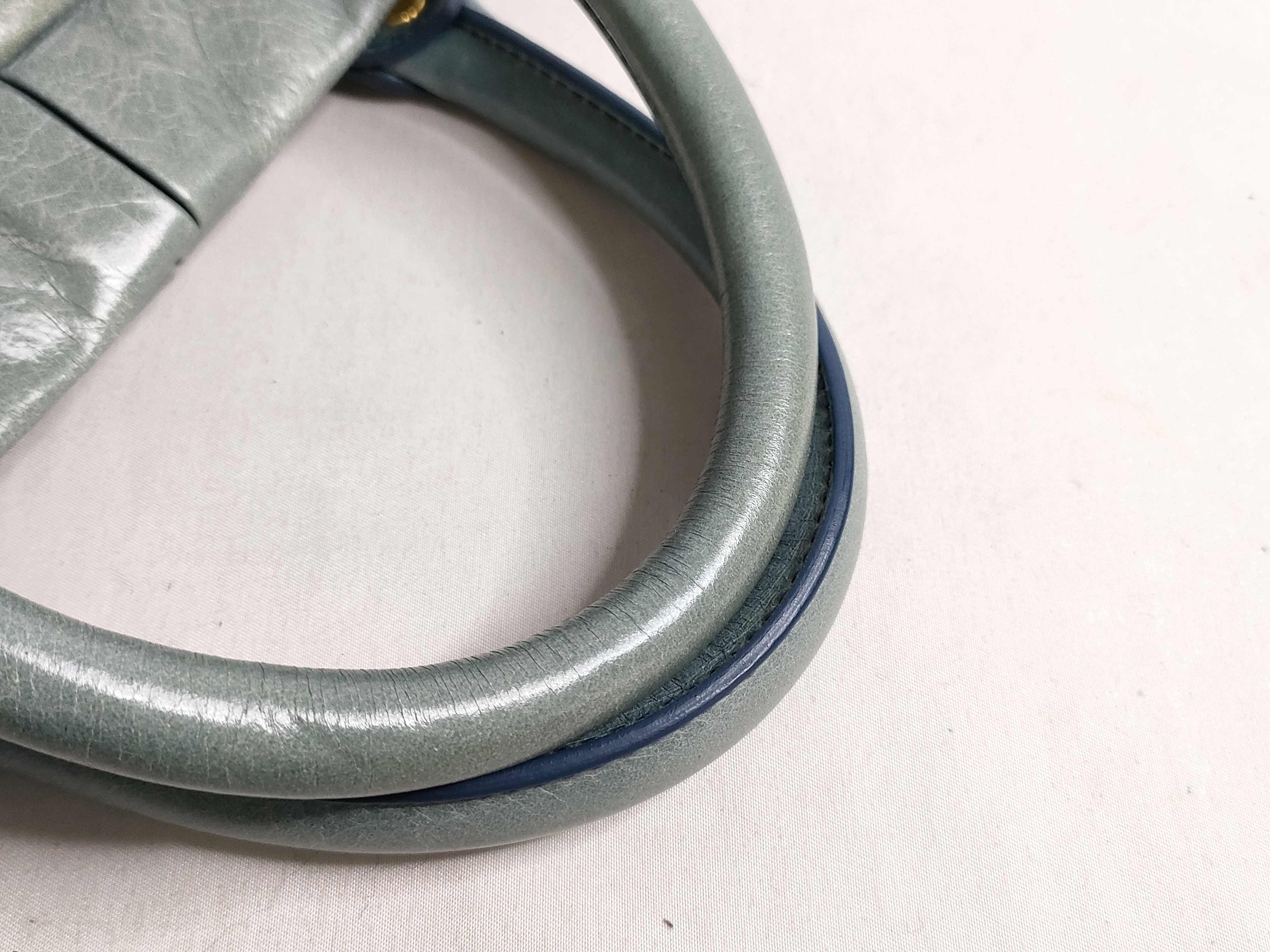 handbag — view 4