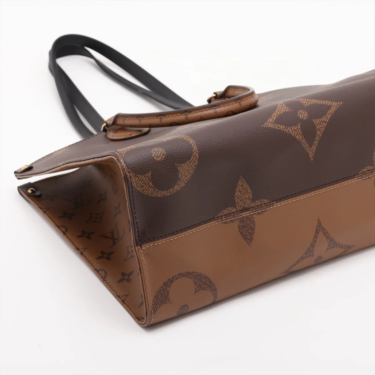 Giant Monogram Reverse OnTheGo MM M45321 DU5220 Brown — view 4
