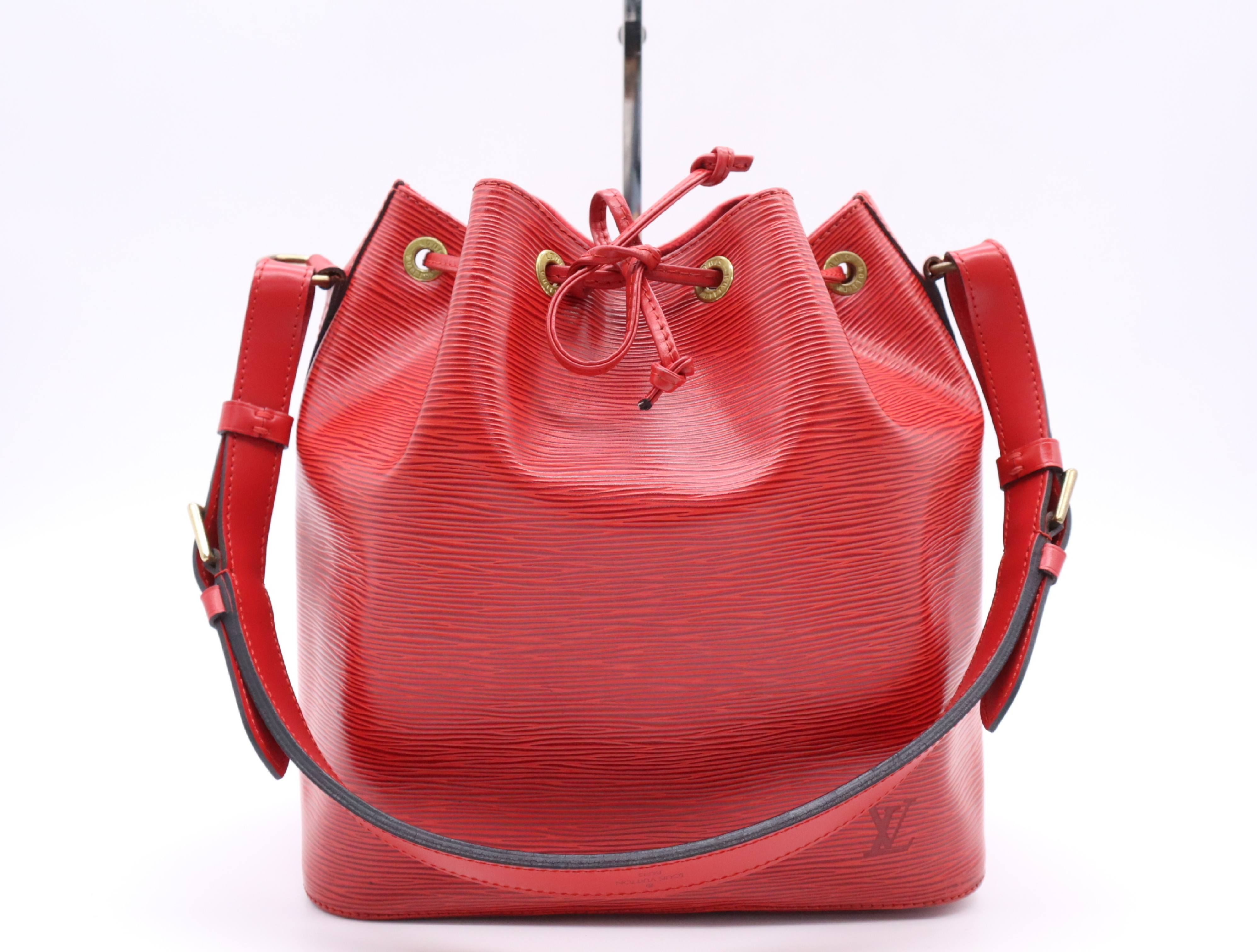 M44107 Epi Petit Noé Castilian Red Shoulder Bag