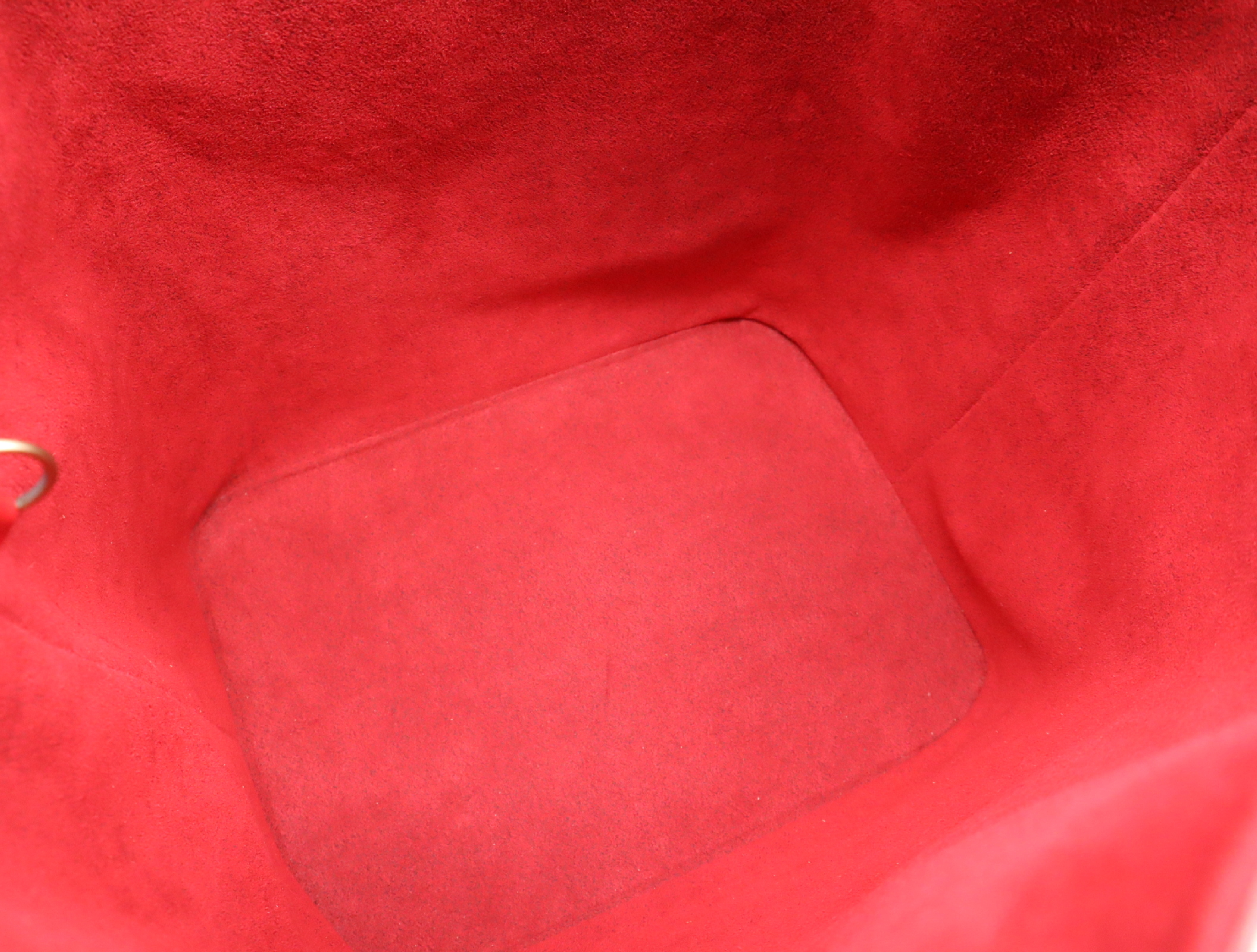 M44107 Epi Petit Noé Castilian Red Shoulder Bag — view 11