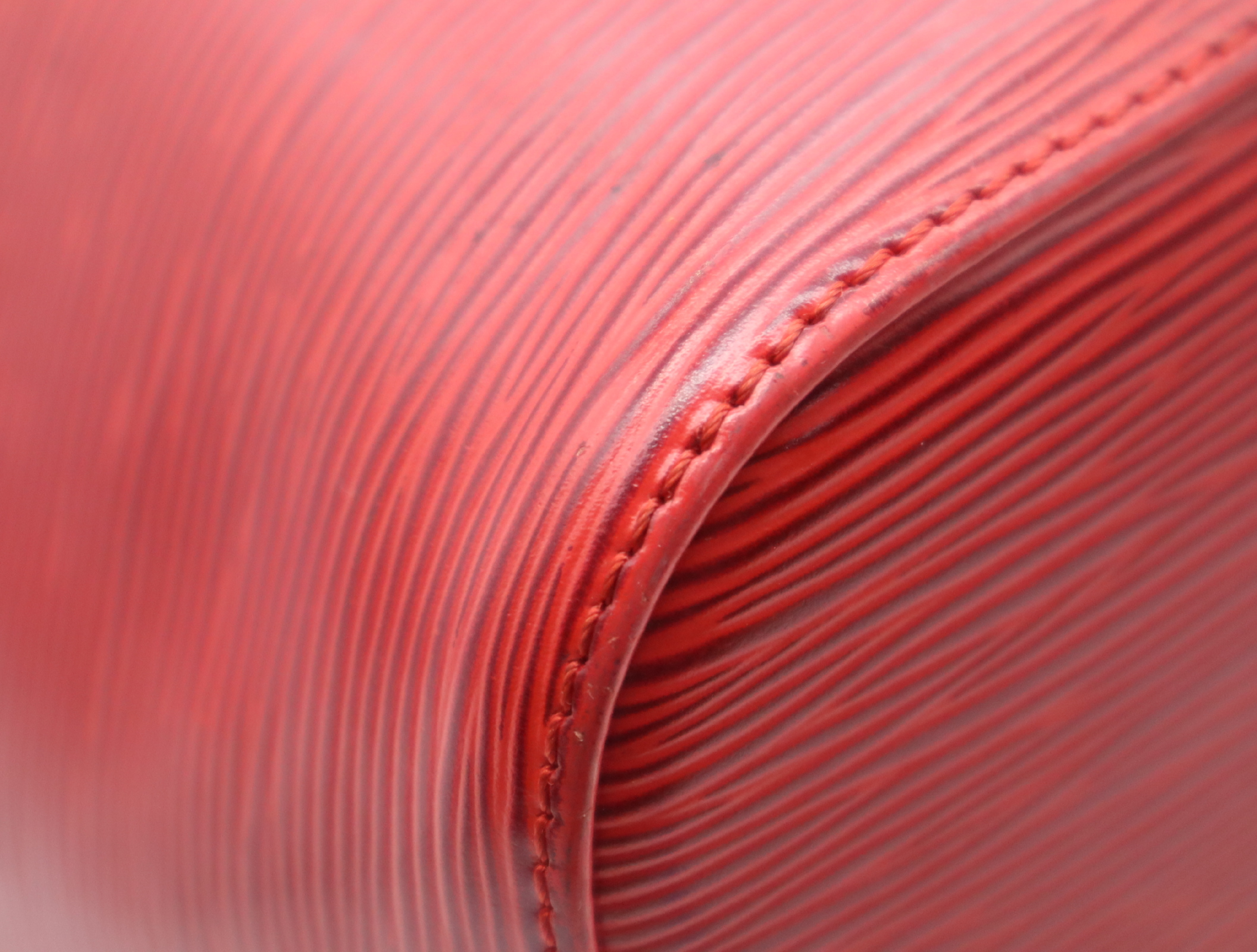 M44107 Epi Petit Noé Castilian Red Shoulder Bag — view 6