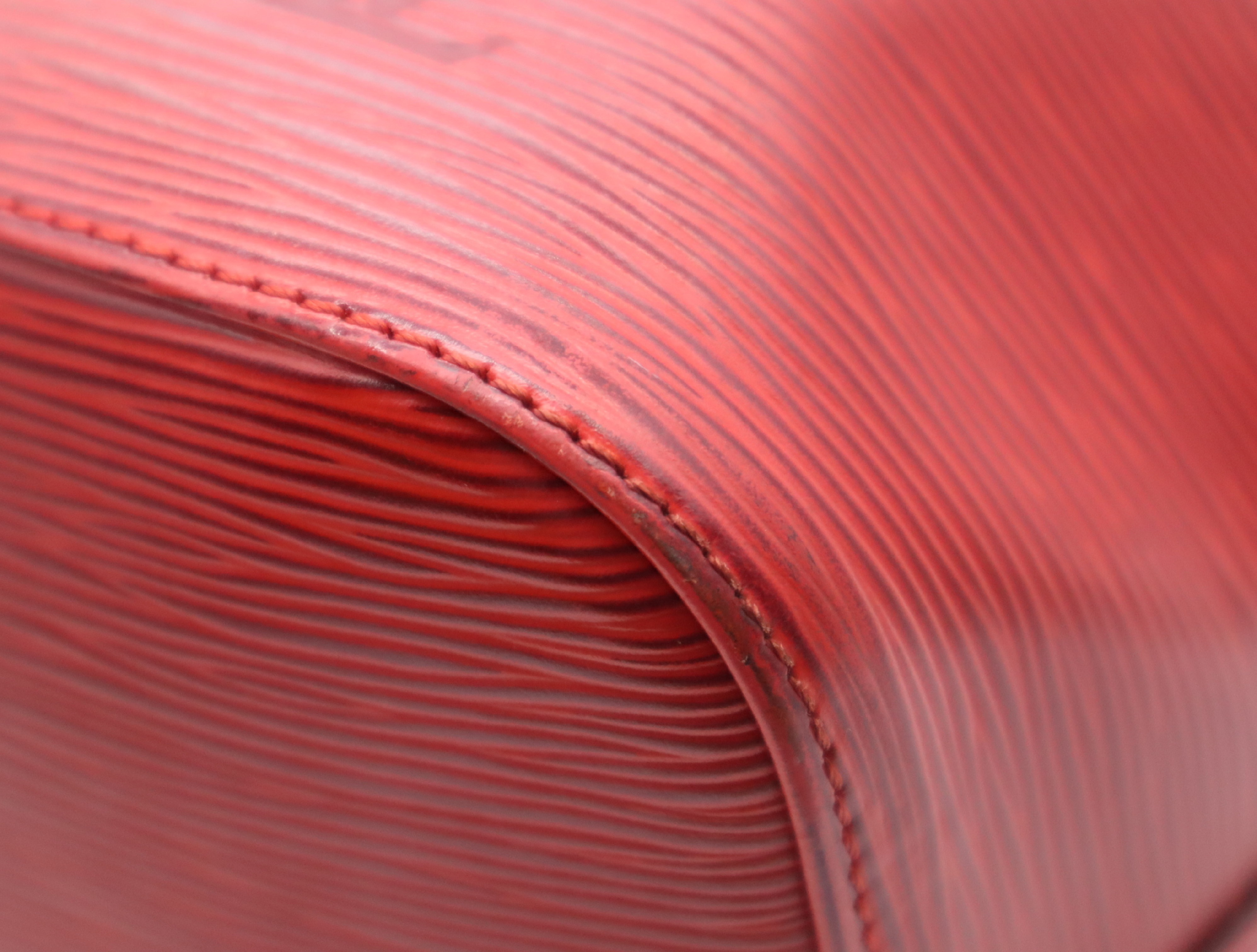 M44107 Epi Petit Noé Castilian Red Shoulder Bag — view 7