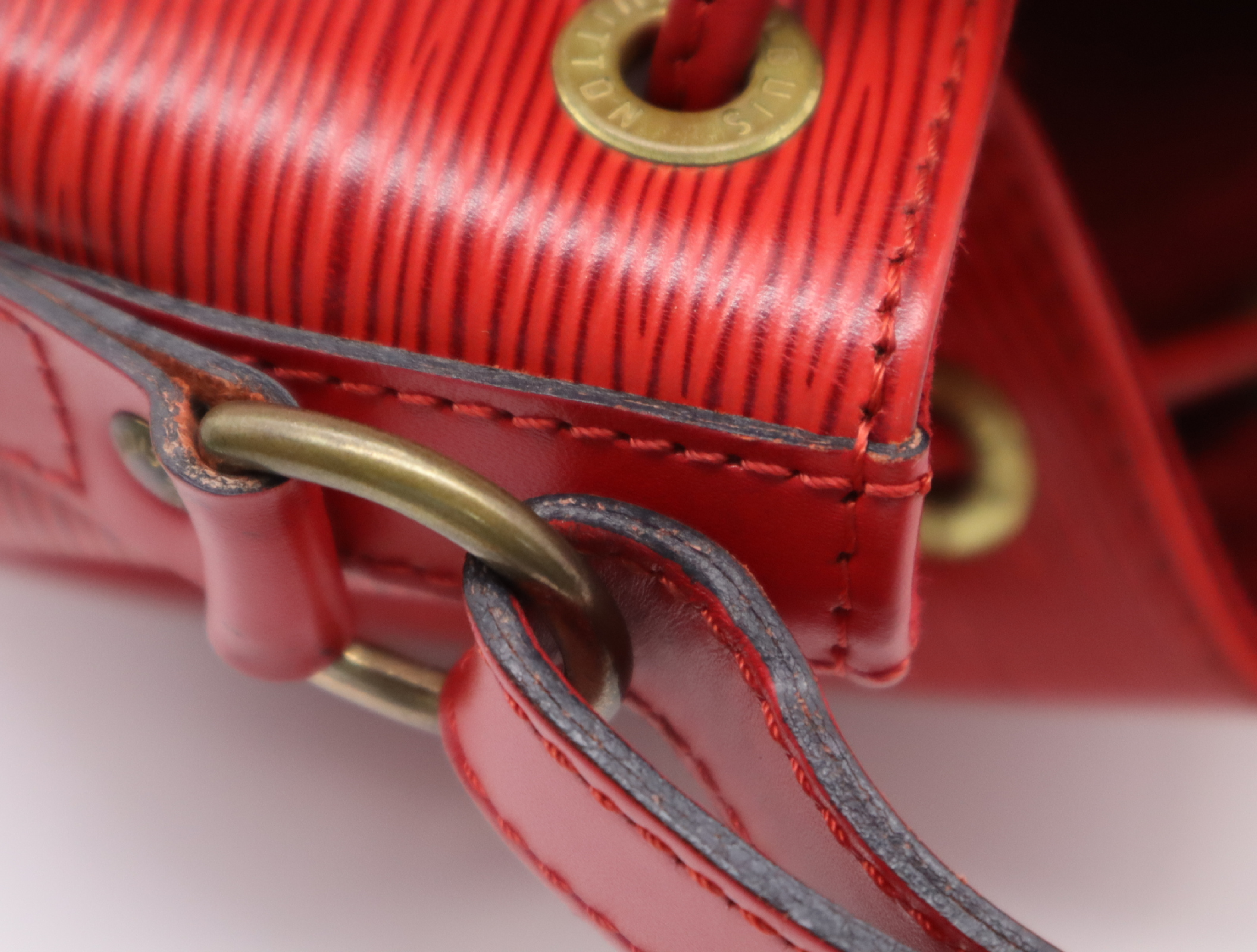M44107 Epi Petit Noé Castilian Red Shoulder Bag — view 8